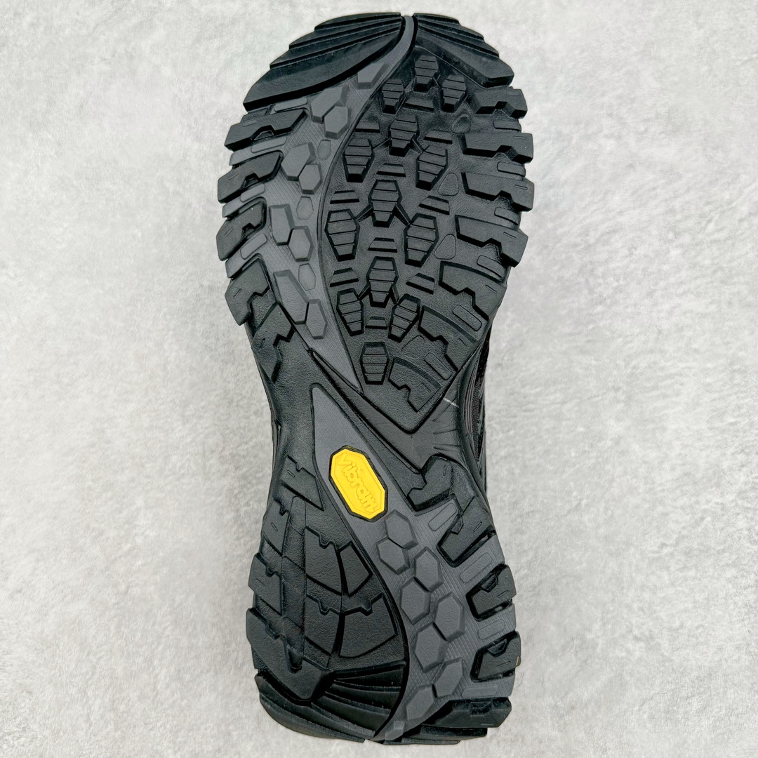 图片[9]-THE NORTH FACE 北面防滑耐磨防水低帮户外功能鞋 有许多相当专业的户外爱好者 非常关心像是越野跑、专业登山鞋等一系列的户外鞋款开箱 本次介绍比较不一样的休闲机能鞋 带来登山朋友爱用的户外品牌北面The North Face的休闲系列徒步鞋款介绍，希望能提供大家于生活与轻旅行的不同选择。不少户外运动爱好者喜欢的专业登山品牌（北面）The North Face自1966年创立，由两位热爱登山徒步的年轻登山者于美西旧金山开创，不断透过研发与创新，并且将最先进的技术结合在服装与鞋款设计，生产多种外型帅气且专业能力非常强的户外服饰，备受欢迎。户外版有许多相当专业的户外爱好者，非常关心像是越野跑、专业登山鞋等一系列的户外鞋款开箱，本次介绍比较不一样的休闲机能鞋，带来登山朋友爱用的户外品牌北面The North Face的休闲系列徒步鞋款介绍，希望能提供大家于生活与轻旅行的不同选择。此鞋并非归类在专业登山鞋家族中，而是以高性价比、适合日常训练作为主推卖点，对登山初学的朋友来说，这双鞋耐磨与耐穿程度更是入手的绝佳理由，但是对进阶登山者而言，此鞋可能无法战胜难度更高的徒步登山路线。脚感与登山靴的稳健非常不一样，也不是越野跑鞋的野性、更非慢跑鞋的敏捷，个人觉得此鞋足感非常独特，XtraFoam中底的泡沫材质非常柔软，即使没有鞋带系统辅助，但是EXTS外底抓地系统底纹够深，每一步都十分平稳。尺码：36 36.5 37.5 38 38.5 39 40 40.5 41 42 42.5 43 44 44.5 45-选品中心