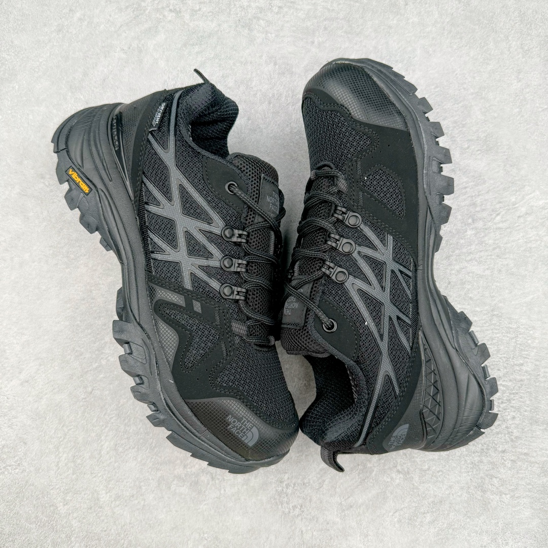 图片[3]-THE NORTH FACE 北面防滑耐磨防水低帮户外功能鞋 有许多相当专业的户外爱好者 非常关心像是越野跑、专业登山鞋等一系列的户外鞋款开箱 本次介绍比较不一样的休闲机能鞋 带来登山朋友爱用的户外品牌北面The North Face的休闲系列徒步鞋款介绍，希望能提供大家于生活与轻旅行的不同选择。不少户外运动爱好者喜欢的专业登山品牌（北面）The North Face自1966年创立，由两位热爱登山徒步的年轻登山者于美西旧金山开创，不断透过研发与创新，并且将最先进的技术结合在服装与鞋款设计，生产多种外型帅气且专业能力非常强的户外服饰，备受欢迎。户外版有许多相当专业的户外爱好者，非常关心像是越野跑、专业登山鞋等一系列的户外鞋款开箱，本次介绍比较不一样的休闲机能鞋，带来登山朋友爱用的户外品牌北面The North Face的休闲系列徒步鞋款介绍，希望能提供大家于生活与轻旅行的不同选择。此鞋并非归类在专业登山鞋家族中，而是以高性价比、适合日常训练作为主推卖点，对登山初学的朋友来说，这双鞋耐磨与耐穿程度更是入手的绝佳理由，但是对进阶登山者而言，此鞋可能无法战胜难度更高的徒步登山路线。脚感与登山靴的稳健非常不一样，也不是越野跑鞋的野性、更非慢跑鞋的敏捷，个人觉得此鞋足感非常独特，XtraFoam中底的泡沫材质非常柔软，即使没有鞋带系统辅助，但是EXTS外底抓地系统底纹够深，每一步都十分平稳。尺码：36 36.5 37.5 38 38.5 39 40 40.5 41 42 42.5 43 44 44.5 45-选品中心