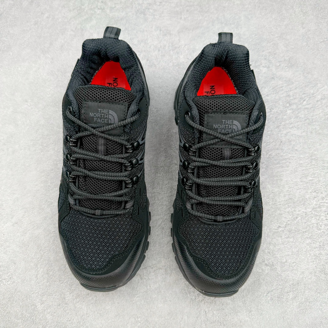 图片[2]-THE NORTH FACE 北面防滑耐磨防水低帮户外功能鞋 有许多相当专业的户外爱好者 非常关心像是越野跑、专业登山鞋等一系列的户外鞋款开箱 本次介绍比较不一样的休闲机能鞋 带来登山朋友爱用的户外品牌北面The North Face的休闲系列徒步鞋款介绍，希望能提供大家于生活与轻旅行的不同选择。不少户外运动爱好者喜欢的专业登山品牌（北面）The North Face自1966年创立，由两位热爱登山徒步的年轻登山者于美西旧金山开创，不断透过研发与创新，并且将最先进的技术结合在服装与鞋款设计，生产多种外型帅气且专业能力非常强的户外服饰，备受欢迎。户外版有许多相当专业的户外爱好者，非常关心像是越野跑、专业登山鞋等一系列的户外鞋款开箱，本次介绍比较不一样的休闲机能鞋，带来登山朋友爱用的户外品牌北面The North Face的休闲系列徒步鞋款介绍，希望能提供大家于生活与轻旅行的不同选择。此鞋并非归类在专业登山鞋家族中，而是以高性价比、适合日常训练作为主推卖点，对登山初学的朋友来说，这双鞋耐磨与耐穿程度更是入手的绝佳理由，但是对进阶登山者而言，此鞋可能无法战胜难度更高的徒步登山路线。脚感与登山靴的稳健非常不一样，也不是越野跑鞋的野性、更非慢跑鞋的敏捷，个人觉得此鞋足感非常独特，XtraFoam中底的泡沫材质非常柔软，即使没有鞋带系统辅助，但是EXTS外底抓地系统底纹够深，每一步都十分平稳。尺码：36 36.5 37.5 38 38.5 39 40 40.5 41 42 42.5 43 44 44.5 45-选品中心