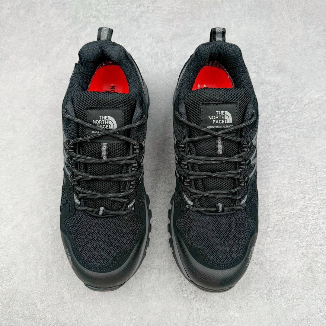 图片[2]-THE NORTH FACE 北面防滑耐磨防水低帮户外功能鞋 有许多相当专业的户外爱好者 非常关心像是越野跑、专业登山鞋等一系列的户外鞋款开箱 本次介绍比较不一样的休闲机能鞋 带来登山朋友爱用的户外品牌北面The North Face的休闲系列徒步鞋款介绍，希望能提供大家于生活与轻旅行的不同选择。不少户外运动爱好者喜欢的专业登山品牌（北面）The North Face自1966年创立，由两位热爱登山徒步的年轻登山者于美西旧金山开创，不断透过研发与创新，并且将最先进的技术结合在服装与鞋款设计，生产多种外型帅气且专业能力非常强的户外服饰，备受欢迎。户外版有许多相当专业的户外爱好者，非常关心像是越野跑、专业登山鞋等一系列的户外鞋款开箱，本次介绍比较不一样的休闲机能鞋，带来登山朋友爱用的户外品牌北面The North Face的休闲系列徒步鞋款介绍，希望能提供大家于生活与轻旅行的不同选择。此鞋并非归类在专业登山鞋家族中，而是以高性价比、适合日常训练作为主推卖点，对登山初学的朋友来说，这双鞋耐磨与耐穿程度更是入手的绝佳理由，但是对进阶登山者而言，此鞋可能无法战胜难度更高的徒步登山路线。脚感与登山靴的稳健非常不一样，也不是越野跑鞋的野性、更非慢跑鞋的敏捷，个人觉得此鞋足感非常独特，XtraFoam中底的泡沫材质非常柔软，即使没有鞋带系统辅助，但是EXTS外底抓地系统底纹够深，每一步都十分平稳。尺码：36 36.5 37.5 38 38.5 39 40 40.5 41 42 42.5 43 44 44.5 45-选品中心