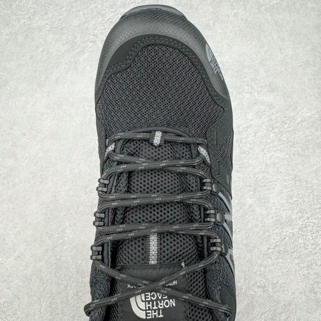 图片[4]-THE NORTH FACE 北面防滑耐磨防水低帮户外功能鞋 有许多相当专业的户外爱好者 非常关心像是越野跑、专业登山鞋等一系列的户外鞋款开箱 本次介绍比较不一样的休闲机能鞋 带来登山朋友爱用的户外品牌北面The North Face的休闲系列徒步鞋款介绍，希望能提供大家于生活与轻旅行的不同选择。不少户外运动爱好者喜欢的专业登山品牌（北面）The North Face自1966年创立，由两位热爱登山徒步的年轻登山者于美西旧金山开创，不断透过研发与创新，并且将最先进的技术结合在服装与鞋款设计，生产多种外型帅气且专业能力非常强的户外服饰，备受欢迎。户外版有许多相当专业的户外爱好者，非常关心像是越野跑、专业登山鞋等一系列的户外鞋款开箱，本次介绍比较不一样的休闲机能鞋，带来登山朋友爱用的户外品牌北面The North Face的休闲系列徒步鞋款介绍，希望能提供大家于生活与轻旅行的不同选择。此鞋并非归类在专业登山鞋家族中，而是以高性价比、适合日常训练作为主推卖点，对登山初学的朋友来说，这双鞋耐磨与耐穿程度更是入手的绝佳理由，但是对进阶登山者而言，此鞋可能无法战胜难度更高的徒步登山路线。脚感与登山靴的稳健非常不一样，也不是越野跑鞋的野性、更非慢跑鞋的敏捷，个人觉得此鞋足感非常独特，XtraFoam中底的泡沫材质非常柔软，即使没有鞋带系统辅助，但是EXTS外底抓地系统底纹够深，每一步都十分平稳。尺码：36 36.5 37.5 38 38.5 39 40 40.5 41 42 42.5 43 44 44.5 45-选品中心
