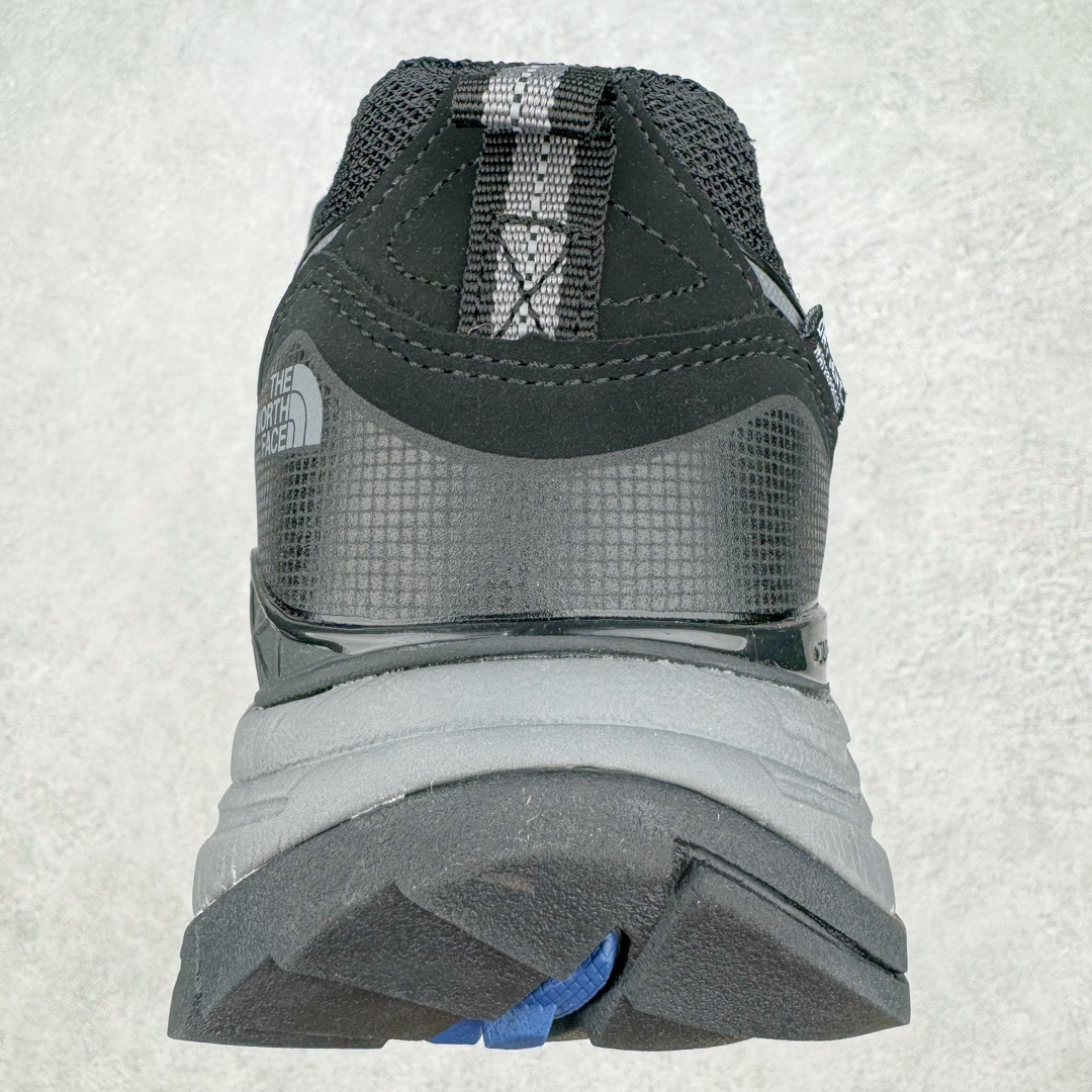 图片[8]-THE NORTH FACE 北面防滑耐磨防水低帮户外功能鞋 有许多相当专业的户外爱好者 非常关心像是越野跑、专业登山鞋等一系列的户外鞋款开箱 本次介绍比较不一样的休闲机能鞋 带来登山朋友爱用的户外品牌北面The North Face的休闲系列徒步鞋款介绍，希望能提供大家于生活与轻旅行的不同选择。不少户外运动爱好者喜欢的专业登山品牌（北面）The North Face自1966年创立，由两位热爱登山徒步的年轻登山者于美西旧金山开创，不断透过研发与创新，并且将最先进的技术结合在服装与鞋款设计，生产多种外型帅气且专业能力非常强的户外服饰，备受欢迎。户外版有许多相当专业的户外爱好者，非常关心像是越野跑、专业登山鞋等一系列的户外鞋款开箱，本次介绍比较不一样的休闲机能鞋，带来登山朋友爱用的户外品牌北面The North Face的休闲系列徒步鞋款介绍，希望能提供大家于生活与轻旅行的不同选择。此鞋并非归类在专业登山鞋家族中，而是以高性价比、适合日常训练作为主推卖点，对登山初学的朋友来说，这双鞋耐磨与耐穿程度更是入手的绝佳理由，但是对进阶登山者而言，此鞋可能无法战胜难度更高的徒步登山路线。脚感与登山靴的稳健非常不一样，也不是越野跑鞋的野性、更非慢跑鞋的敏捷，个人觉得此鞋足感非常独特，XtraFoam中底的泡沫材质非常柔软，即使没有鞋带系统辅助，但是EXTS外底抓地系统底纹够深，每一步都十分平稳。尺码：36 36.5 37.5 38 38.5 39 40 40.5 41 42 42.5 43 44 44.5 45-选品中心