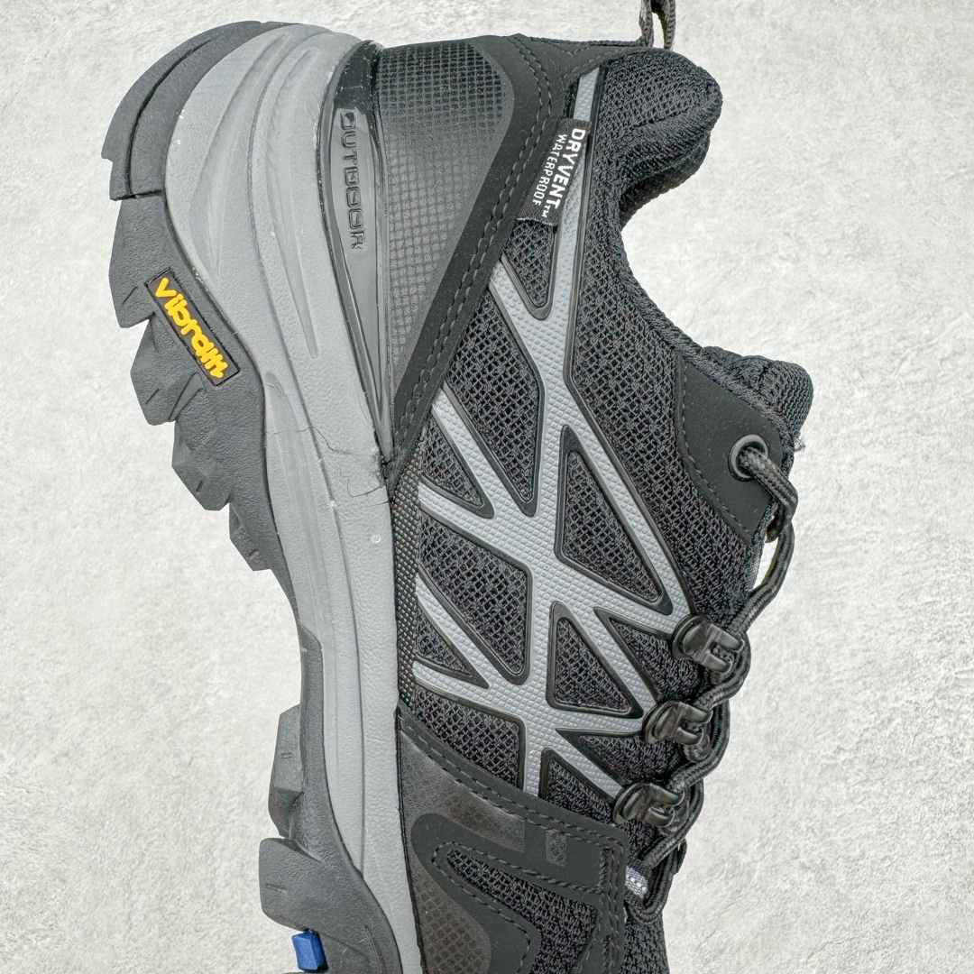 图片[6]-THE NORTH FACE 北面防滑耐磨防水低帮户外功能鞋 有许多相当专业的户外爱好者 非常关心像是越野跑、专业登山鞋等一系列的户外鞋款开箱 本次介绍比较不一样的休闲机能鞋 带来登山朋友爱用的户外品牌北面The North Face的休闲系列徒步鞋款介绍，希望能提供大家于生活与轻旅行的不同选择。不少户外运动爱好者喜欢的专业登山品牌（北面）The North Face自1966年创立，由两位热爱登山徒步的年轻登山者于美西旧金山开创，不断透过研发与创新，并且将最先进的技术结合在服装与鞋款设计，生产多种外型帅气且专业能力非常强的户外服饰，备受欢迎。户外版有许多相当专业的户外爱好者，非常关心像是越野跑、专业登山鞋等一系列的户外鞋款开箱，本次介绍比较不一样的休闲机能鞋，带来登山朋友爱用的户外品牌北面The North Face的休闲系列徒步鞋款介绍，希望能提供大家于生活与轻旅行的不同选择。此鞋并非归类在专业登山鞋家族中，而是以高性价比、适合日常训练作为主推卖点，对登山初学的朋友来说，这双鞋耐磨与耐穿程度更是入手的绝佳理由，但是对进阶登山者而言，此鞋可能无法战胜难度更高的徒步登山路线。脚感与登山靴的稳健非常不一样，也不是越野跑鞋的野性、更非慢跑鞋的敏捷，个人觉得此鞋足感非常独特，XtraFoam中底的泡沫材质非常柔软，即使没有鞋带系统辅助，但是EXTS外底抓地系统底纹够深，每一步都十分平稳。尺码：36 36.5 37.5 38 38.5 39 40 40.5 41 42 42.5 43 44 44.5 45-选品中心