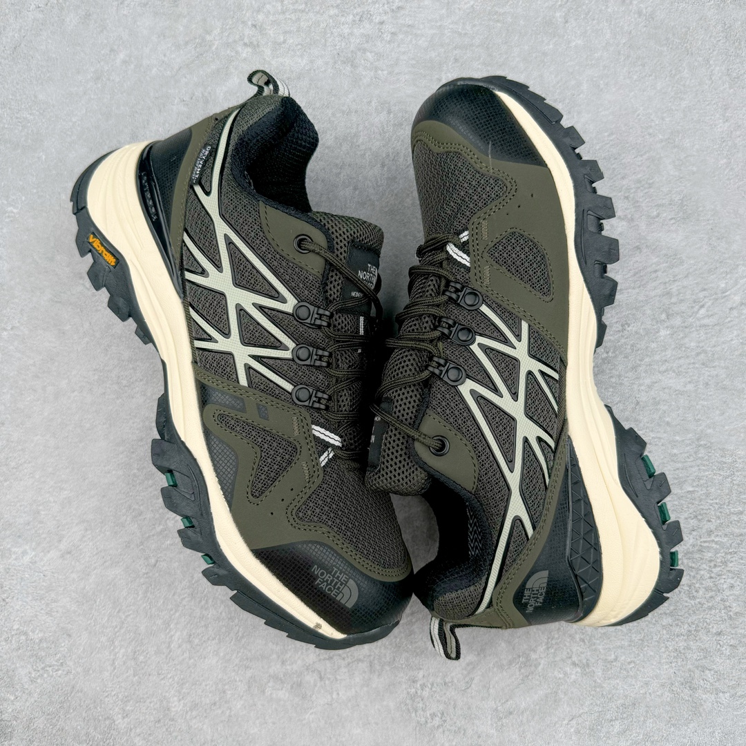 图片[3]-THE NORTH FACE 北面防滑耐磨防水低帮户外功能鞋 有许多相当专业的户外爱好者 非常关心像是越野跑、专业登山鞋等一系列的户外鞋款开箱 本次介绍比较不一样的休闲机能鞋 带来登山朋友爱用的户外品牌北面The North Face的休闲系列徒步鞋款介绍，希望能提供大家于生活与轻旅行的不同选择。不少户外运动爱好者喜欢的专业登山品牌（北面）The North Face自1966年创立，由两位热爱登山徒步的年轻登山者于美西旧金山开创，不断透过研发与创新，并且将最先进的技术结合在服装与鞋款设计，生产多种外型帅气且专业能力非常强的户外服饰，备受欢迎。户外版有许多相当专业的户外爱好者，非常关心像是越野跑、专业登山鞋等一系列的户外鞋款开箱，本次介绍比较不一样的休闲机能鞋，带来登山朋友爱用的户外品牌北面The North Face的休闲系列徒步鞋款介绍，希望能提供大家于生活与轻旅行的不同选择。此鞋并非归类在专业登山鞋家族中，而是以高性价比、适合日常训练作为主推卖点，对登山初学的朋友来说，这双鞋耐磨与耐穿程度更是入手的绝佳理由，但是对进阶登山者而言，此鞋可能无法战胜难度更高的徒步登山路线。脚感与登山靴的稳健非常不一样，也不是越野跑鞋的野性、更非慢跑鞋的敏捷，个人觉得此鞋足感非常独特，XtraFoam中底的泡沫材质非常柔软，即使没有鞋带系统辅助，但是EXTS外底抓地系统底纹够深，每一步都十分平稳。尺码：36 36.5 37.5 38 38.5 39 40 40.5 41 42 42.5 43 44 44.5 45-选品中心