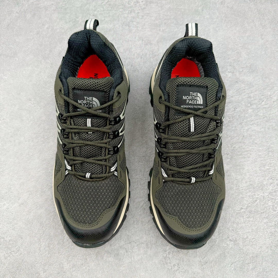 图片[2]-THE NORTH FACE 北面防滑耐磨防水低帮户外功能鞋 有许多相当专业的户外爱好者 非常关心像是越野跑、专业登山鞋等一系列的户外鞋款开箱 本次介绍比较不一样的休闲机能鞋 带来登山朋友爱用的户外品牌北面The North Face的休闲系列徒步鞋款介绍，希望能提供大家于生活与轻旅行的不同选择。不少户外运动爱好者喜欢的专业登山品牌（北面）The North Face自1966年创立，由两位热爱登山徒步的年轻登山者于美西旧金山开创，不断透过研发与创新，并且将最先进的技术结合在服装与鞋款设计，生产多种外型帅气且专业能力非常强的户外服饰，备受欢迎。户外版有许多相当专业的户外爱好者，非常关心像是越野跑、专业登山鞋等一系列的户外鞋款开箱，本次介绍比较不一样的休闲机能鞋，带来登山朋友爱用的户外品牌北面The North Face的休闲系列徒步鞋款介绍，希望能提供大家于生活与轻旅行的不同选择。此鞋并非归类在专业登山鞋家族中，而是以高性价比、适合日常训练作为主推卖点，对登山初学的朋友来说，这双鞋耐磨与耐穿程度更是入手的绝佳理由，但是对进阶登山者而言，此鞋可能无法战胜难度更高的徒步登山路线。脚感与登山靴的稳健非常不一样，也不是越野跑鞋的野性、更非慢跑鞋的敏捷，个人觉得此鞋足感非常独特，XtraFoam中底的泡沫材质非常柔软，即使没有鞋带系统辅助，但是EXTS外底抓地系统底纹够深，每一步都十分平稳。尺码：36 36.5 37.5 38 38.5 39 40 40.5 41 42 42.5 43 44 44.5 45-选品中心