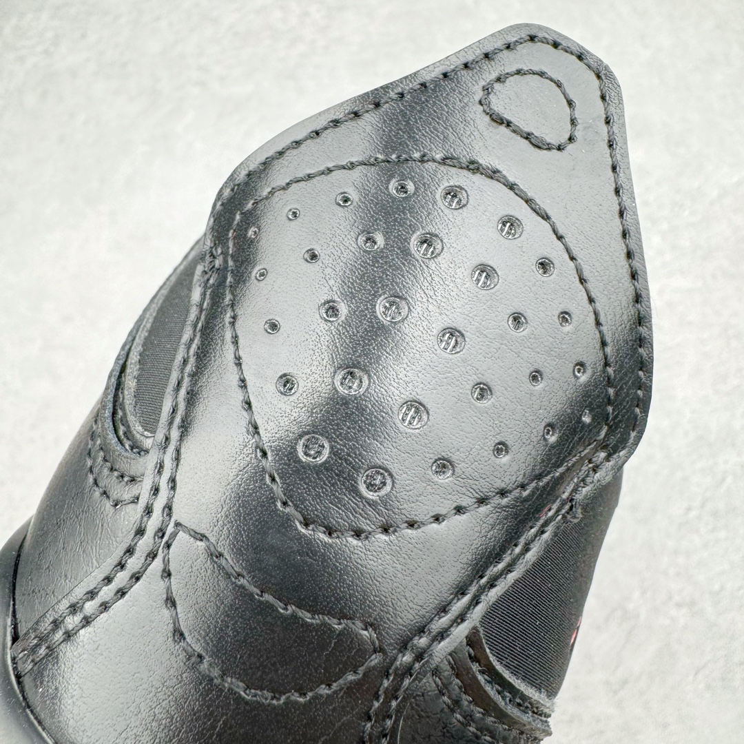 图片[10]-＃PB纯原福利‼️ Air Jordan Courtside AJ23 简版中帮复古休闲运动文化篮球鞋 AR1002-023 市面唯一纯原批次 全套原纸板楦头开发 原厂大底磨具加持立体防滑纹理 原装可视Air Sole气垫 原汁原味最完美的版型 唯一正确鞋头趴度弧度高度鞋身腰线 作为AJ3到AJ4之间的过渡产品 之所以被称为AJ3的简版 它们的造型非常的相似但是也有一些差异 鞋面采用耐磨的牛剖层和人造革鞋面搭配 后跟可以明显看见Air Max气垫 出色的包裹效果让鞋子脚感非常舒适 也让脚掌以及脚面更加的贴合鞋子 在双脚落地产生冲击力的同时 可视气垫可以有效减缓力道 提高鞋子整体的稳定性 既能起到减震的作用 又能保证双足舒适的脚感 另外灵敏的Phylon中底以及鞋帮的设计 锁住双足 也为前掌提供了有效的包裹 内衬部分采用了透气的织物材料 为脚部的舒适脚感提供了充足的条件 最后就是大底部分 大底采用的是橡胶材质 无论是日常压马路还是简单的运动 都是可以驾驭 鞋底水波纹以及其他不规则图案 也保障了鞋子充足的防滑性以及耐磨性 尺码：36 36.5 37.5 38 38.5 39 40 40.5 41 42 42.5 43 44 45 46 47.5-选品中心