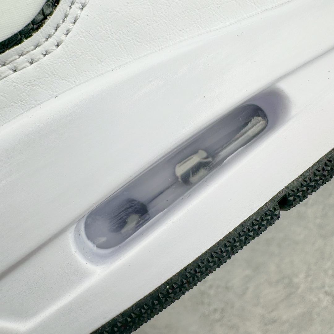 图片[18]-＃PB纯原福利‼️ Air Jordan Courtside AJ23 简版中帮复古休闲运动文化篮球鞋 AR1000-100 市面唯一纯原批次 全套原纸板楦头开发 原厂大底磨具加持立体防滑纹理 原装可视Air Sole气垫 原汁原味最完美的版型 唯一正确鞋头趴度弧度高度鞋身腰线 作为AJ3到AJ4之间的过渡产品 之所以被称为AJ3的简版 它们的造型非常的相似但是也有一些差异 鞋面采用耐磨的牛剖层和人造革鞋面搭配 后跟可以明显看见Air Max气垫 出色的包裹效果让鞋子脚感非常舒适 也让脚掌以及脚面更加的贴合鞋子 在双脚落地产生冲击力的同时 可视气垫可以有效减缓力道 提高鞋子整体的稳定性 既能起到减震的作用 又能保证双足舒适的脚感 另外灵敏的Phylon中底以及鞋帮的设计 锁住双足 也为前掌提供了有效的包裹 内衬部分采用了透气的织物材料 为脚部的舒适脚感提供了充足的条件 最后就是大底部分 大底采用的是橡胶材质 无论是日常压马路还是简单的运动 都是可以驾驭 鞋底水波纹以及其他不规则图案 也保障了鞋子充足的防滑性以及耐磨性 尺码：36 36.5 37.5 38 38.5 39 40 40.5 41 42 42.5 43 44 45 46 47.5-选品中心