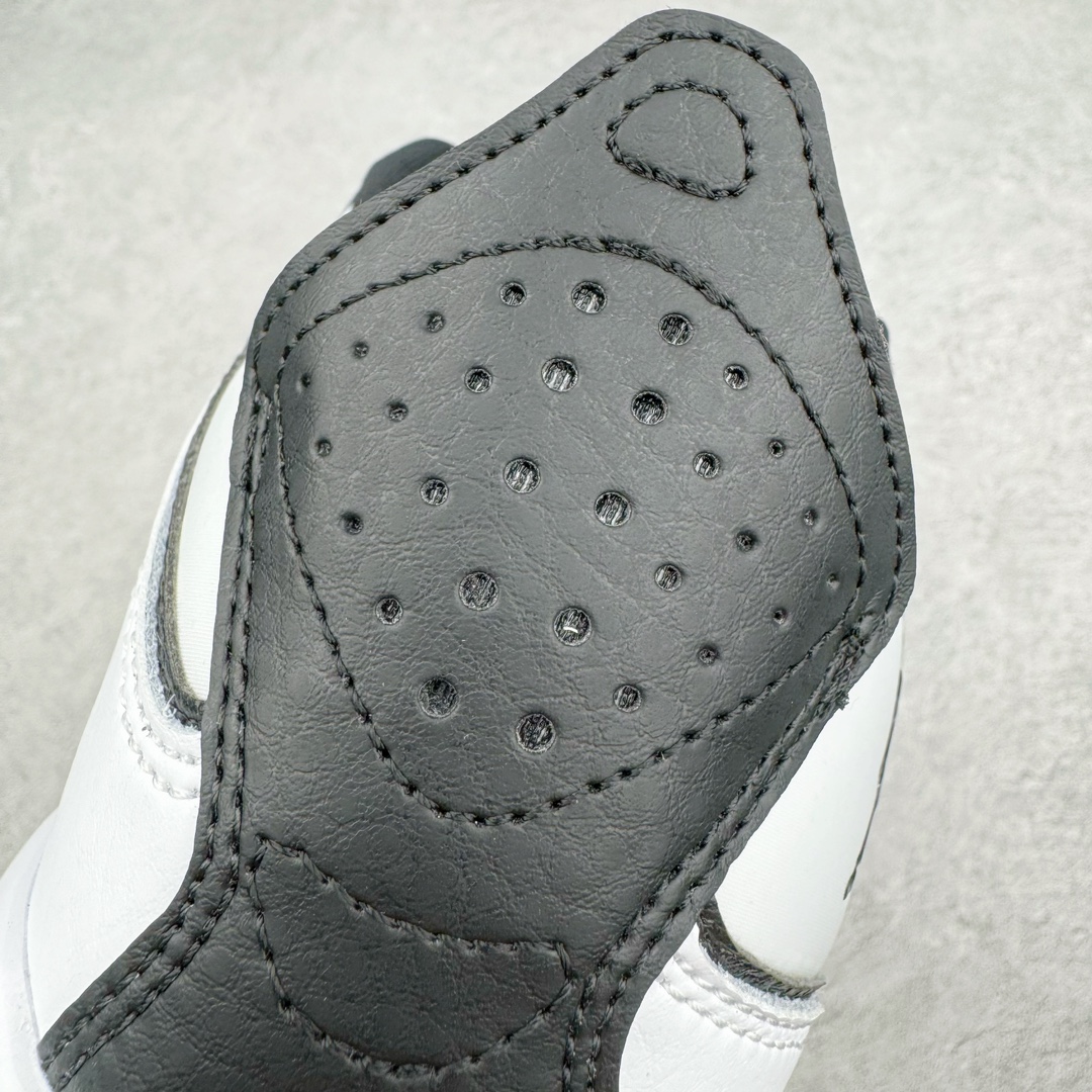 图片[12]-＃PB纯原福利‼️ Air Jordan Courtside AJ23 简版中帮复古休闲运动文化篮球鞋 AR1000-100 市面唯一纯原批次 全套原纸板楦头开发 原厂大底磨具加持立体防滑纹理 原装可视Air Sole气垫 原汁原味最完美的版型 唯一正确鞋头趴度弧度高度鞋身腰线 作为AJ3到AJ4之间的过渡产品 之所以被称为AJ3的简版 它们的造型非常的相似但是也有一些差异 鞋面采用耐磨的牛剖层和人造革鞋面搭配 后跟可以明显看见Air Max气垫 出色的包裹效果让鞋子脚感非常舒适 也让脚掌以及脚面更加的贴合鞋子 在双脚落地产生冲击力的同时 可视气垫可以有效减缓力道 提高鞋子整体的稳定性 既能起到减震的作用 又能保证双足舒适的脚感 另外灵敏的Phylon中底以及鞋帮的设计 锁住双足 也为前掌提供了有效的包裹 内衬部分采用了透气的织物材料 为脚部的舒适脚感提供了充足的条件 最后就是大底部分 大底采用的是橡胶材质 无论是日常压马路还是简单的运动 都是可以驾驭 鞋底水波纹以及其他不规则图案 也保障了鞋子充足的防滑性以及耐磨性 尺码：36 36.5 37.5 38 38.5 39 40 40.5 41 42 42.5 43 44 45 46 47.5-选品中心