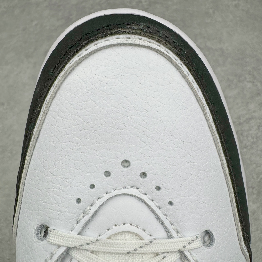 图片[15]-＃PB纯原福利‼️ Air Jordan Courtside AJ23 简版中帮复古休闲运动文化篮球鞋 DZ2791-101 市面唯一纯原批次 全套原纸板楦头开发 原厂大底磨具加持立体防滑纹理 原装可视Air Sole气垫 原汁原味最完美的版型 唯一正确鞋头趴度弧度高度鞋身腰线 作为AJ3到AJ4之间的过渡产品 之所以被称为AJ3的简版 它们的造型非常的相似但是也有一些差异 鞋面采用耐磨的牛剖层和人造革鞋面搭配 后跟可以明显看见Air Max气垫 出色的包裹效果让鞋子脚感非常舒适 也让脚掌以及脚面更加的贴合鞋子 在双脚落地产生冲击力的同时 可视气垫可以有效减缓力道 提高鞋子整体的稳定性 既能起到减震的作用 又能保证双足舒适的脚感 另外灵敏的Phylon中底以及鞋帮的设计 锁住双足 也为前掌提供了有效的包裹 内衬部分采用了透气的织物材料 为脚部的舒适脚感提供了充足的条件 最后就是大底部分 大底采用的是橡胶材质 无论是日常压马路还是简单的运动 都是可以驾驭 鞋底水波纹以及其他不规则图案 也保障了鞋子充足的防滑性以及耐磨性 尺码：36 36.5 37.5 38 38.5 39 40 40.5 41 42 42.5 43 44 45 46 47.5-选品中心