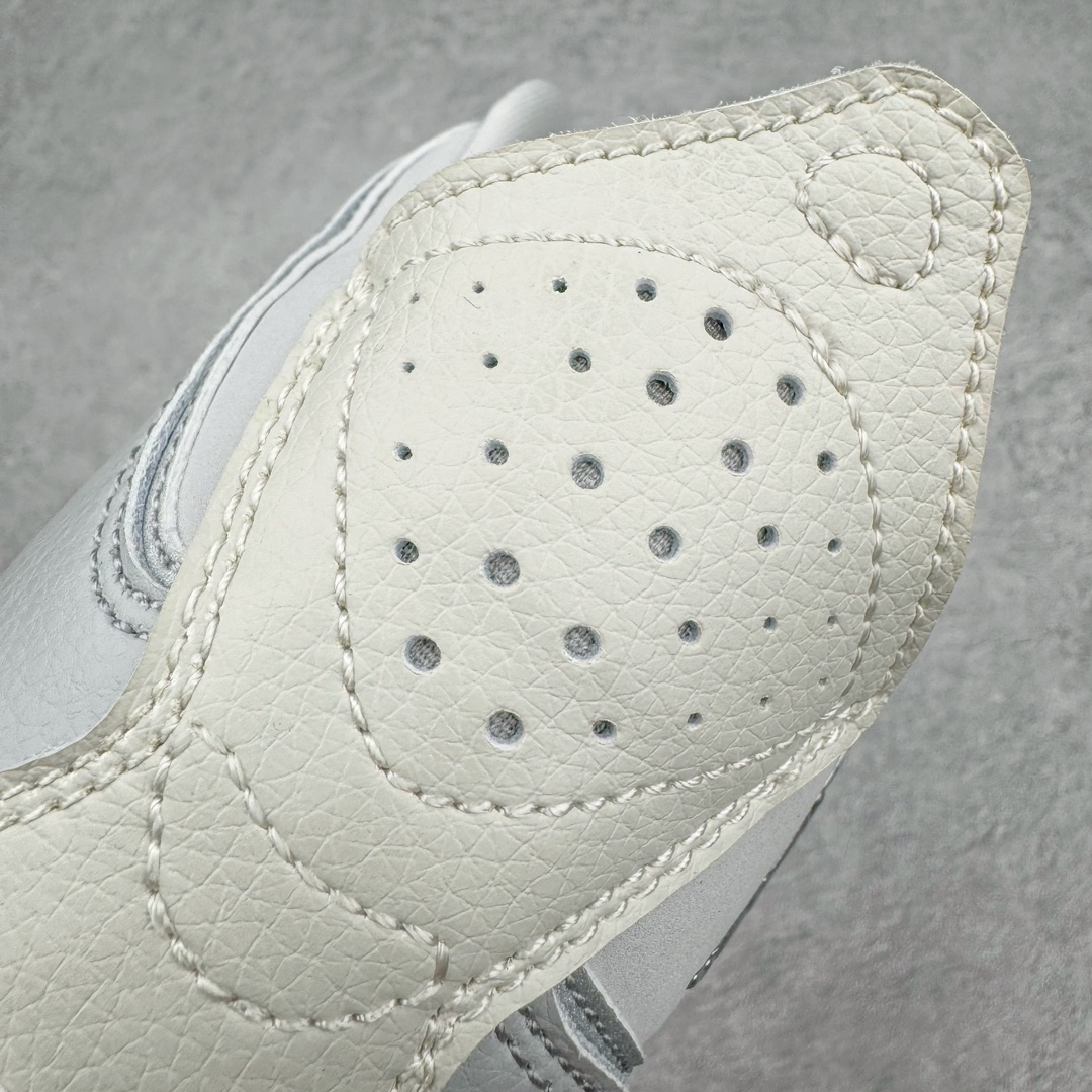 图片[16]-＃PB纯原福利 Air Jordan Courtside AJ23 简版中帮复古休闲运动文化篮球鞋 AR1000-003 市面唯一纯原批次 全套原纸板楦头开发 原厂大底磨具加持立体防滑纹理 原装可视Air Sole气垫 原汁原味最完美的版型 唯一正确鞋头趴度弧度高度鞋身腰线 作为AJ3到AJ4之间的过渡产品 之所以被称为AJ3的简版 它们的造型非常的相似但是也有一些差异 鞋面采用耐磨的牛剖层和人造革鞋面搭配 后跟可以明显看见Air Max气垫 出色的包裹效果让鞋子脚感非常舒适 也让脚掌以及脚面更加的贴合鞋子 在双脚落地产生冲击力的同时 可视气垫可以有效减缓力道 提高鞋子整体的稳定性 既能起到减震的作用 又能保证双足舒适的脚感 另外灵敏的Phylon中底以及鞋帮的设计 锁住双足 也为前掌提供了有效的包裹 内衬部分采用了透气的织物材料 为脚部的舒适脚感提供了充足的条件 最后就是大底部分 大底采用的是橡胶材质 无论是日常压马路还是简单的运动 都是可以驾驭 鞋底水波纹以及其他不规则图案 也保障了鞋子充足的防滑性以及耐磨性 尺码：36 36.5 37.5 38 38.5 39 40 40.5 41 42 42.5 43 44 45 46 47.5-选品中心