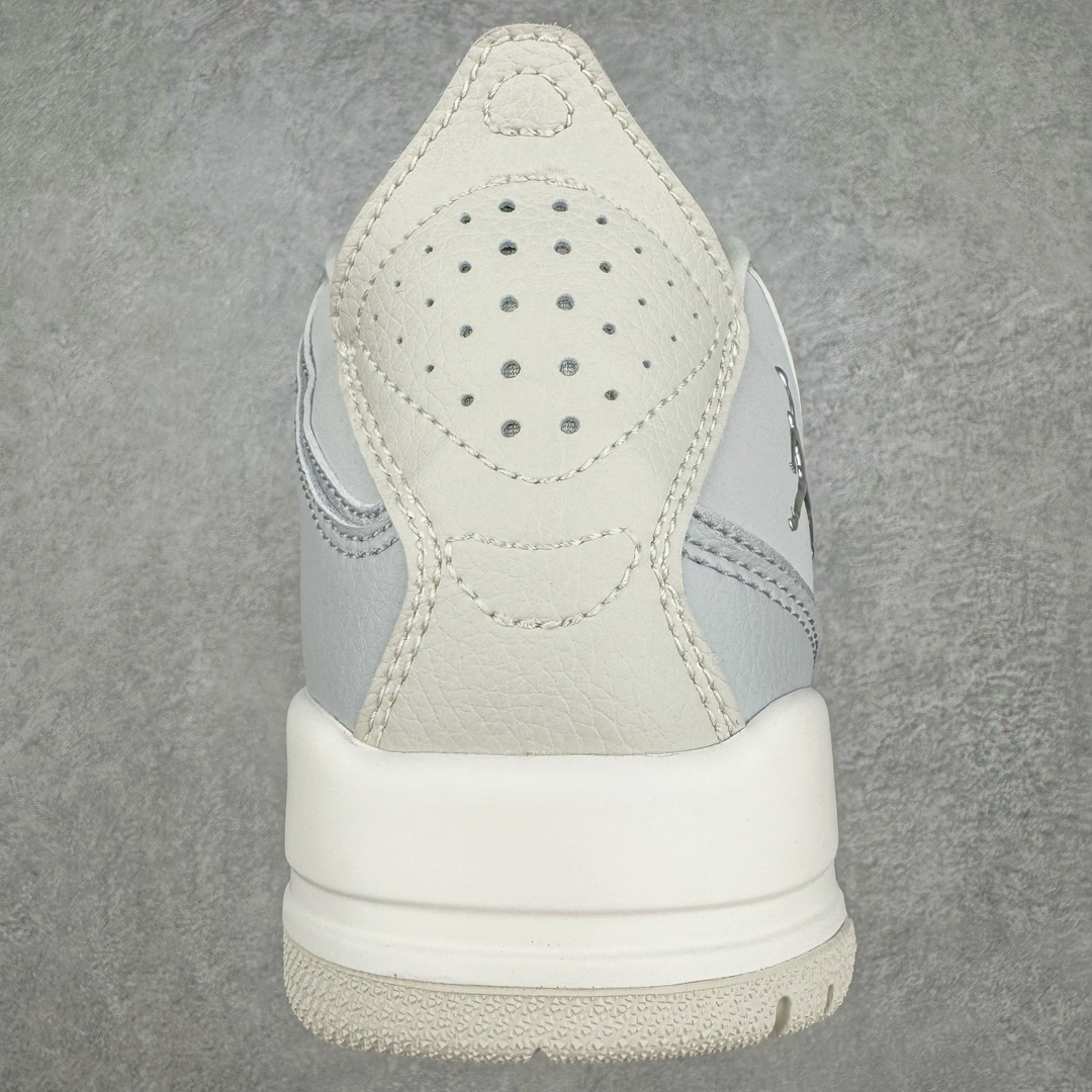 图片[8]-＃PB纯原福利 Air Jordan Courtside AJ23 简版中帮复古休闲运动文化篮球鞋 AR1000-003 市面唯一纯原批次 全套原纸板楦头开发 原厂大底磨具加持立体防滑纹理 原装可视Air Sole气垫 原汁原味最完美的版型 唯一正确鞋头趴度弧度高度鞋身腰线 作为AJ3到AJ4之间的过渡产品 之所以被称为AJ3的简版 它们的造型非常的相似但是也有一些差异 鞋面采用耐磨的牛剖层和人造革鞋面搭配 后跟可以明显看见Air Max气垫 出色的包裹效果让鞋子脚感非常舒适 也让脚掌以及脚面更加的贴合鞋子 在双脚落地产生冲击力的同时 可视气垫可以有效减缓力道 提高鞋子整体的稳定性 既能起到减震的作用 又能保证双足舒适的脚感 另外灵敏的Phylon中底以及鞋帮的设计 锁住双足 也为前掌提供了有效的包裹 内衬部分采用了透气的织物材料 为脚部的舒适脚感提供了充足的条件 最后就是大底部分 大底采用的是橡胶材质 无论是日常压马路还是简单的运动 都是可以驾驭 鞋底水波纹以及其他不规则图案 也保障了鞋子充足的防滑性以及耐磨性 尺码：36 36.5 37.5 38 38.5 39 40 40.5 41 42 42.5 43 44 45 46 47.5-选品中心