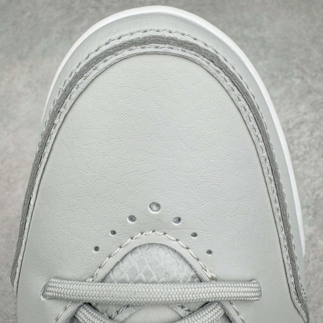 图片[16]-＃PB纯原福利 Air Jordan Courtside AJ23 简版中帮复古休闲运动文化篮球鞋 AR1000-002 市面唯一纯原批次 全套原纸板楦头开发 原厂大底磨具加持立体防滑纹理 原装可视Air Sole气垫 原汁原味最完美的版型 唯一正确鞋头趴度弧度高度鞋身腰线 作为AJ3到AJ4之间的过渡产品 之所以被称为AJ3的简版 它们的造型非常的相似但是也有一些差异 鞋面采用耐磨的牛剖层和人造革鞋面搭配 后跟可以明显看见Air Max气垫 出色的包裹效果让鞋子脚感非常舒适 也让脚掌以及脚面更加的贴合鞋子 在双脚落地产生冲击力的同时 可视气垫可以有效减缓力道 提高鞋子整体的稳定性 既能起到减震的作用 又能保证双足舒适的脚感 另外灵敏的Phylon中底以及鞋帮的设计 锁住双足 也为前掌提供了有效的包裹 内衬部分采用了透气的织物材料 为脚部的舒适脚感提供了充足的条件 最后就是大底部分 大底采用的是橡胶材质 无论是日常压马路还是简单的运动 都是可以驾驭 鞋底水波纹以及其他不规则图案 也保障了鞋子充足的防滑性以及耐磨性 尺码：36 36.5 37.5 38 38.5 39 40 40.5 41 42 42.5 43 44 45 46 47.5-选品中心