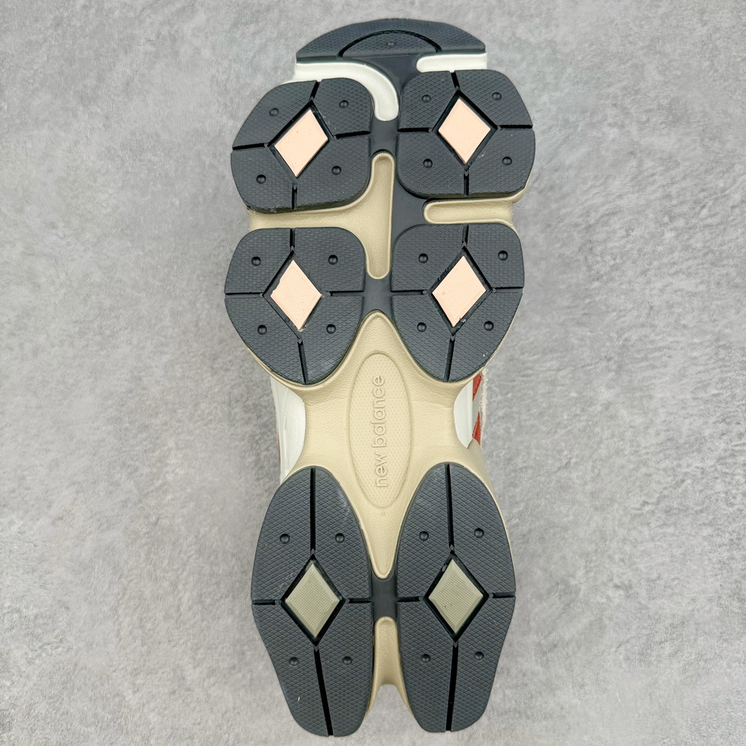 图片[9]-New Balance NB9060 复古运动鞋 新百伦又带来了新鞋型 并且是与芝加哥街头品牌 Joe Freshgoods 的联名款 鞋身主体采用了类似 990 系列的设计风格 与传统复古慢跑鞋区别不大 最大的变化就是鞋底部分 在传统设计的中底外层 增加了多个分区的模块 圆润的线条设计与我们熟悉的 New Balance 风格截然不同 但与同样充满弧形线条的鞋面搭配 看起来毫无违和感 尺码：36-45-选品中心