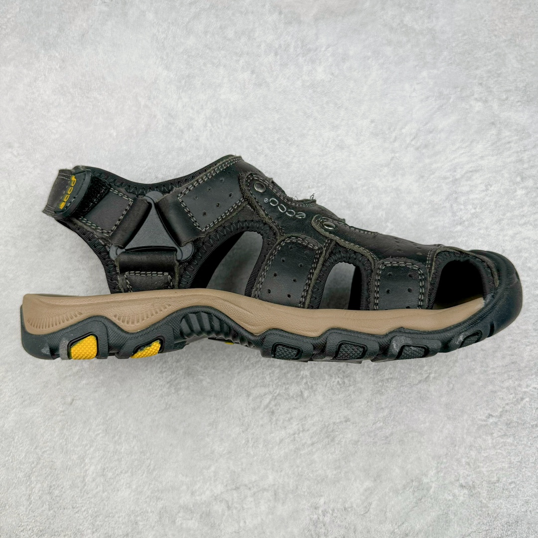 ECCO爱步男鞋2024夏季新款户外凉鞋 沙滩鞋男鞋 越野系列新品 酷爽夏日出行 褪去厚重和繁琐的束缚 百看不厌的拼接鞋面，个性走势畅游盛夏 鞋面采用抽绳扣，适应各种脚型 防撞鞋头构造 橡胶半包结构 形成防撞保护 避免磕碰 采用MD按摩垫脚，U型结构包裹脚跟缓解疲劳 后跟魔术贴条 粘合强防止掉脚 回弹轻便鞋底 耐磨抗老化，具有较强抓地性和耐磨性，稳固支撑 尺码：38 39 40 41 42 43 44 45（皮鞋码）-选品中心