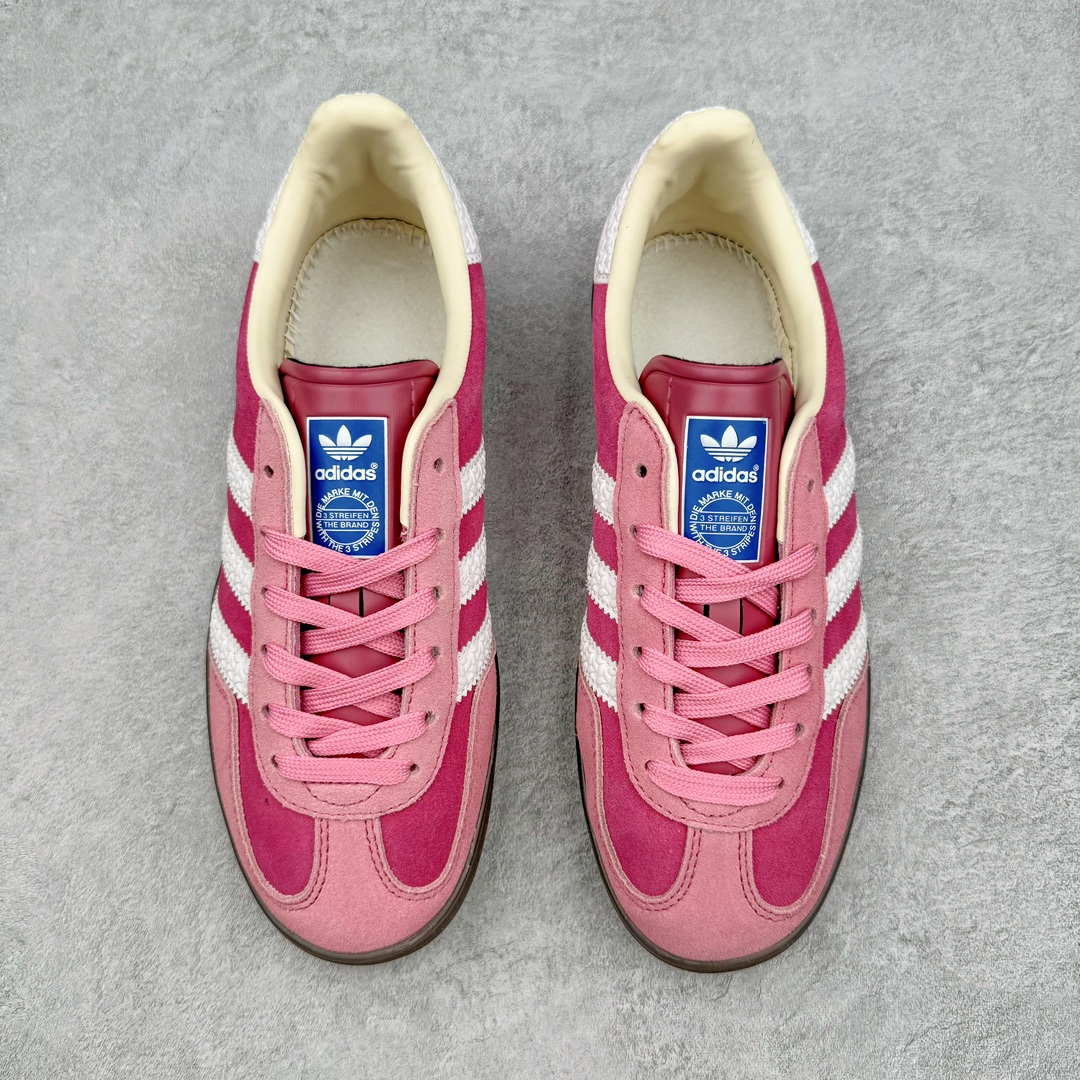 图片[2]-＃福利特价 AD Gazelle Indoor Trainers 羚羊内训系列低帮复古百搭休闲运动德训风板鞋 90年代经典的复刻版！自60年代以足球训练鞋面世以来,Gazelle就以其经典设计席卷全球。1991年版本的复刻,再造经典Gazelle。采用皮革打造,搭配浊色细节,让这款经典更加简约。尺码：36 36⅔ 37⅓ 38 38⅔ 39⅓ 40 40⅔ 41⅓ 42 42⅔ 43⅓ 44 44⅔ 45-选品中心