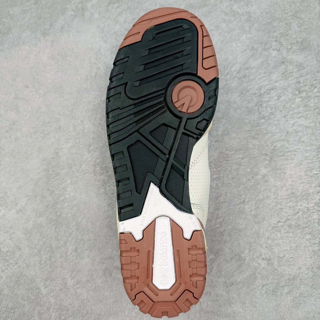 图片[9]-NB新百伦New Balance BB550系列经典复古低帮休闲运动篮球板鞋550 其实发迹于1989 年 是品牌历史中一款十分小众的篮球鞋履 低筒的鞋身搭配上皮革的设定让其鞋型在现今看来相当复古 同时搭配上Aimé Leon Dore刻画的四款配色 都让这款低调鞋款冲上炒价热搜 也因此让更多鞋迷知悉这款NB 鞋履 相比NB 550 来说 Louis Vuitton 所发表的LV Trainer 运动鞋就是知名度较高的一款球鞋了 由品牌男装创意总监Virgil Abloh 利用复古篮球鞋作为灵感刻画而成 搭配上LV 高质感皮革的陪衬成为当今精品时尚球鞋的代表作品 仔细一看New Balance 550 与Louis Vuitton LV Trainer 都以「篮球鞋」为蓝图 复古鞋貌的特色氛围也极其相似 尺码：36 37 37.5 38 38.5 39 40 40.5 41.5 42 42.5 43 44 45-选品中心