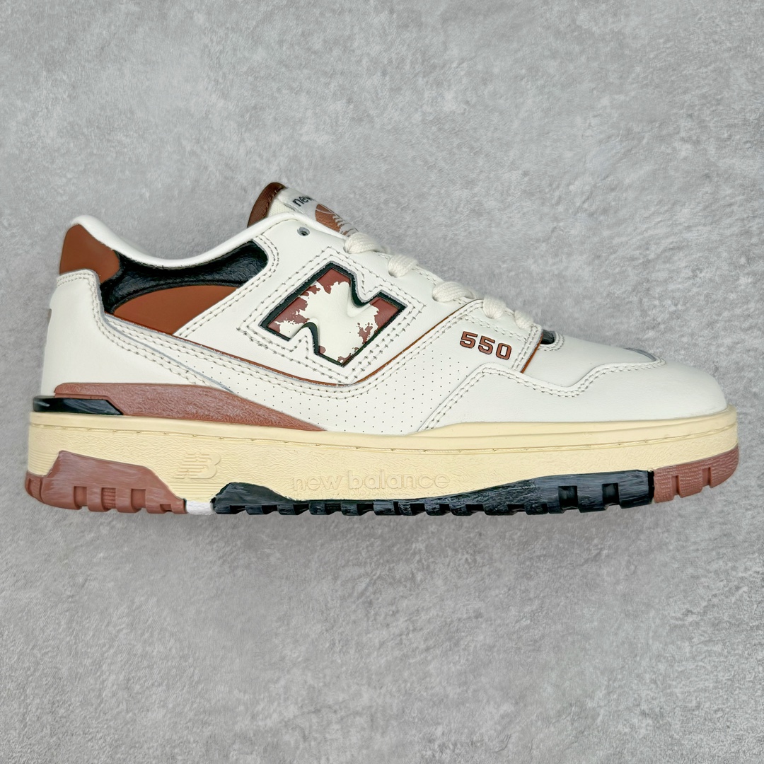 NB新百伦New Balance BB550系列经典复古低帮休闲运动篮球板鞋550 其实发迹于1989 年 是品牌历史中一款十分小众的篮球鞋履 低筒的鞋身搭配上皮革的设定让其鞋型在现今看来相当复古 同时搭配上Aimé Leon Dore刻画的四款配色 都让这款低调鞋款冲上炒价热搜 也因此让更多鞋迷知悉这款NB 鞋履 相比NB 550 来说 Louis Vuitton 所发表的LV Trainer 运动鞋就是知名度较高的一款球鞋了 由品牌男装创意总监Virgil Abloh 利用复古篮球鞋作为灵感刻画而成 搭配上LV 高质感皮革的陪衬成为当今精品时尚球鞋的代表作品 仔细一看New Balance 550 与Louis Vuitton LV Trainer 都以「篮球鞋」为蓝图 复古鞋貌的特色氛围也极其相似 尺码：36 37 37.5 38 38.5 39 40 40.5 41.5 42 42.5 43 44 45-选品中心