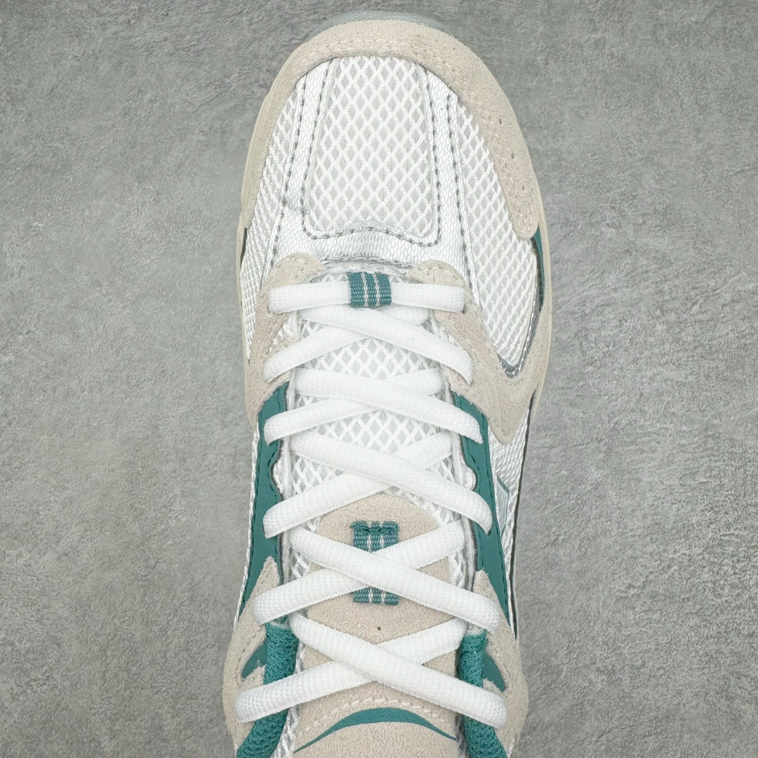 图片[4]-New Balance NB530 新百伦复古透气跑步鞋 抛弃过往以皮革为主的人气轮廓 以极具复古风范的跑鞋外观呈现 设计上全鞋以简约清爽的纯白色作基底 鞋身覆盖大面积织物网眼材质 并于鞋头、鞋带孔眼片等细节处点缀对比鲜明的反光银镀层凸显 鞋舌、侧身等位置则辅以一贯的「N」字标志和品牌徽标彰显身份 最后通过搭载的 ABZORB 缓震中底完善整体造型 尺码：36 37 37.5 38 38.5 39 40 40.5 41 42 42.5 43 44 45-选品中心