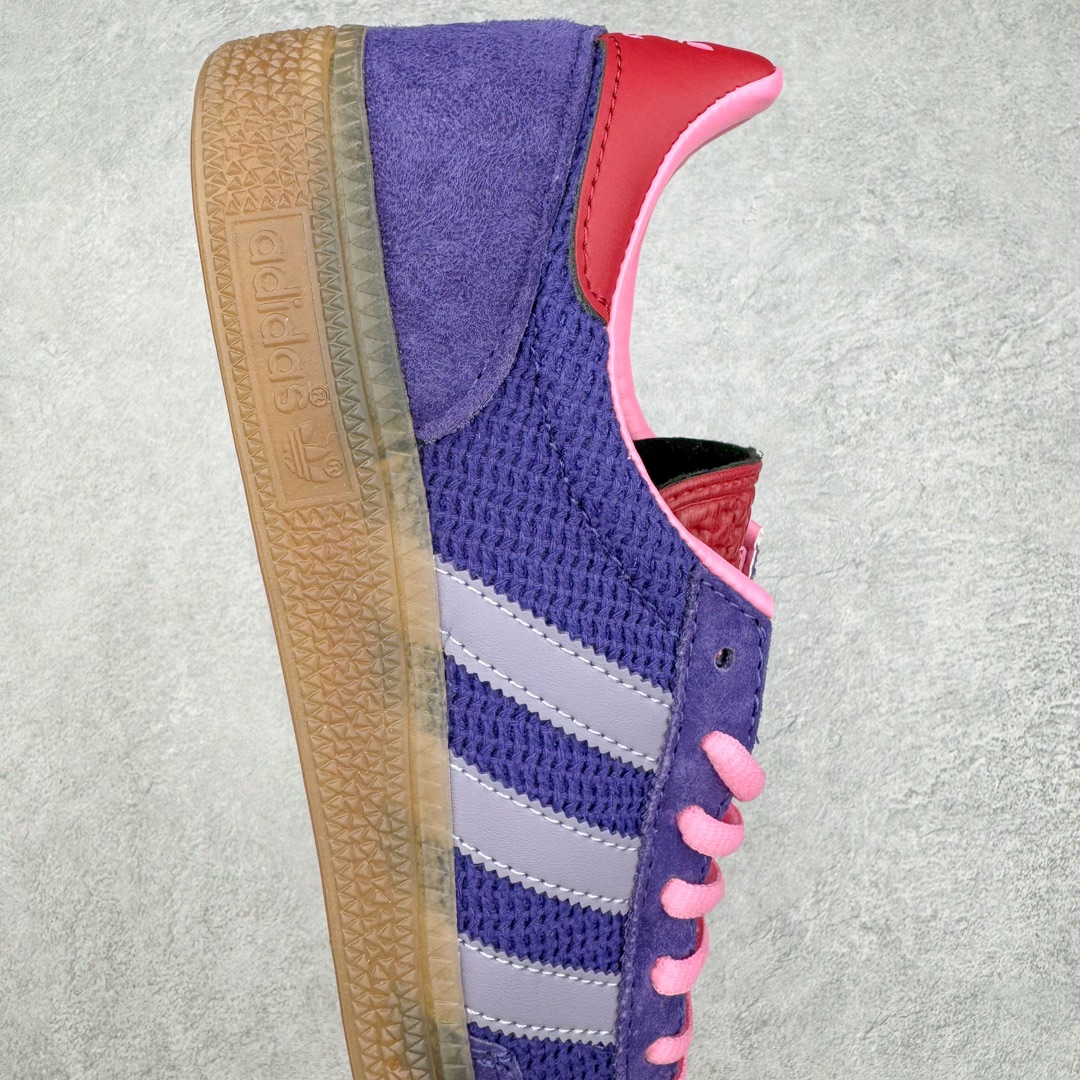 图片[6]-AD Originals Handball SPZL 手球运动员系列百搭休闲运动板鞋 II0055 这款来自阿迪达斯的这款HANDBALL SPZL前身是一双手球运动鞋，这一次拿来复刻，所以鞋面的主要色彩选用了黑色， 鞋面外侧除了Spezial字母之外还有三叶草标志。Handball SPZL作为复古手球训练鞋与作为室内足球鞋的Samba有着异曲同工之处，但是质感更为出众的鞋身以及丰富的配色选择比起Samba来讲可以说是更胜一筹了！尺码：36 36⅔ 37⅓ 38 38⅔ 39⅓ 40 40⅔ 41⅓ 42 42⅔ 43⅓ 44 45-选品中心