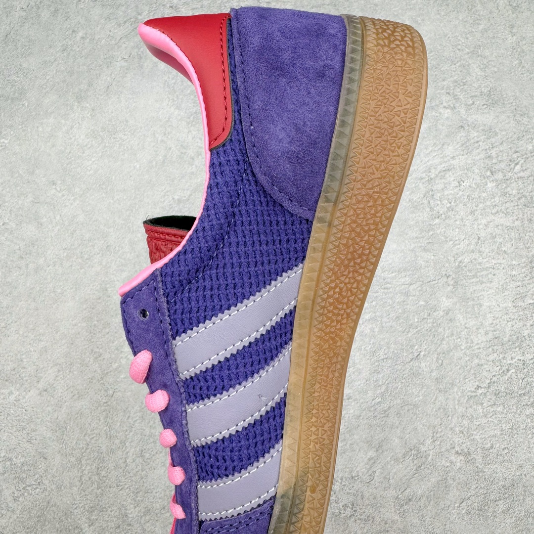 图片[7]-AD Originals Handball SPZL 手球运动员系列百搭休闲运动板鞋 II0055 这款来自阿迪达斯的这款HANDBALL SPZL前身是一双手球运动鞋，这一次拿来复刻，所以鞋面的主要色彩选用了黑色， 鞋面外侧除了Spezial字母之外还有三叶草标志。Handball SPZL作为复古手球训练鞋与作为室内足球鞋的Samba有着异曲同工之处，但是质感更为出众的鞋身以及丰富的配色选择比起Samba来讲可以说是更胜一筹了！尺码：36 36⅔ 37⅓ 38 38⅔ 39⅓ 40 40⅔ 41⅓ 42 42⅔ 43⅓ 44 45-选品中心