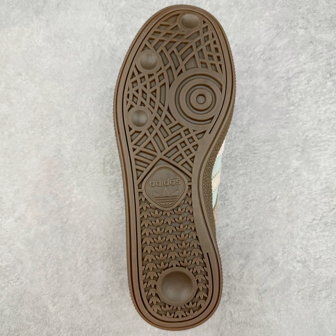 图片[9]-AD Originals Handball SPZL 手球运动员系列百搭休闲运动板鞋 IH2623 这款来自阿迪达斯的这款HANDBALL SPZL前身是一双手球运动鞋，这一次拿来复刻，所以鞋面的主要色彩选用了黑色， 鞋面外侧除了Spezial字母之外还有三叶草标志。Handball SPZL作为复古手球训练鞋与作为室内足球鞋的Samba有着异曲同工之处，但是质感更为出众的鞋身以及丰富的配色选择比起Samba来讲可以说是更胜一筹了！尺码：36 36⅔ 37⅓ 38 38⅔ 39⅓ 40 40⅔ 41⅓ 42 42⅔ 43⅓ 44 45-选品中心