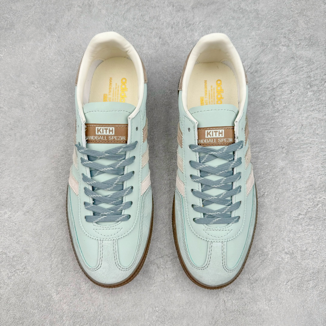 图片[2]-AD Originals Handball SPZL 手球运动员系列百搭休闲运动板鞋 IH2623 这款来自阿迪达斯的这款HANDBALL SPZL前身是一双手球运动鞋，这一次拿来复刻，所以鞋面的主要色彩选用了黑色， 鞋面外侧除了Spezial字母之外还有三叶草标志。Handball SPZL作为复古手球训练鞋与作为室内足球鞋的Samba有着异曲同工之处，但是质感更为出众的鞋身以及丰富的配色选择比起Samba来讲可以说是更胜一筹了！尺码：36 36⅔ 37⅓ 38 38⅔ 39⅓ 40 40⅔ 41⅓ 42 42⅔ 43⅓ 44 45-选品中心
