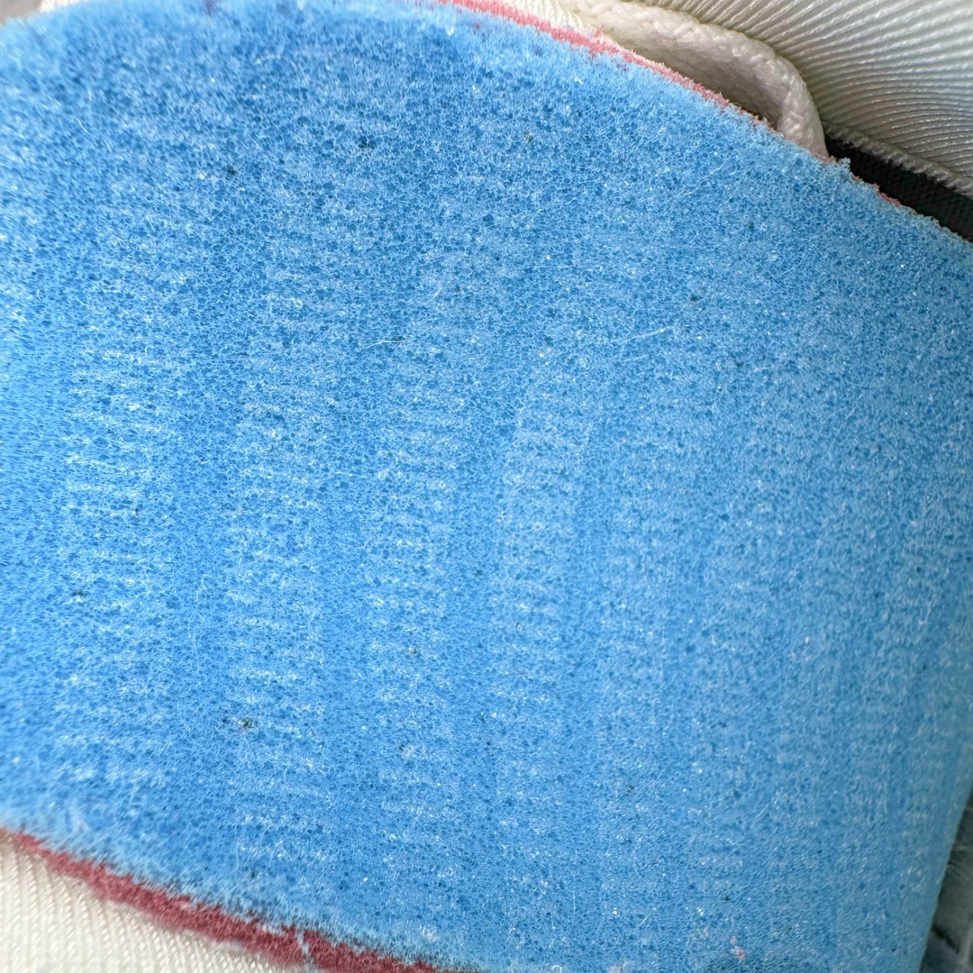 图片[11]-＃HP纯原 NK P-6000 系列低帮复古老爹风休闲运动舒适慢跑鞋 银灰 CN0149-001 购入原鞋原装纸板楦头开发 独家私模四层组合大底 市场唯一正确版本 良心定价 新配色陆续出货 进口三文治网面 融合 Pegasus 过往运动鞋设计 助力 21 世纪早期跑步运动跃升时尚新高度 采用透气网眼布、运动风格线条和耐穿覆面 兼具吸睛外观和舒适感受 中底泡绵以田径赛道为灵感 打造厚实设计 缔造出众缓震性能 尺码：36 36.5 37.5 38 38.5 39 40 40.5 41 42 42.5 43 44 44.5 45 46-选品中心