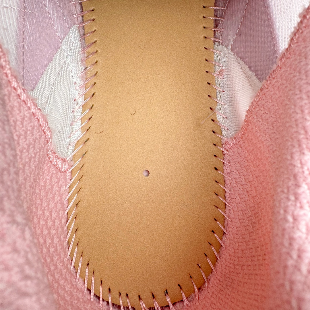 图片[19]-＃VG零售版 BALENCIAGA 3XL Sneakers 巴黎世家十代网布系带低帮走秀复古老爹鞋 全套原纸板楦头开发 最原汁原味的灵魂版型 全鞋荧光划线卡点 胶水把控整洁度追求极致完美 每一双都是工艺品 多重QC质检 超越公司货的品控标准 实实在在的免检产品 原盒原配 正确字体电绣 粗细、位置、大小正确 侧边TPU 透气孔匹配意产原版 正确分离大底 TPU软底 原版一致大底LOGO 立体感十足 原厂皮料水洗做旧 采购原厂网纱 不含皮革 网布材料和聚氨酯 磨损效果 鞋头边缘和后帮 Balenciaga 徽标 鞋面和后跟凸印尺码 鞋舌 3XL 橡胶品牌标识和反光细节 鞋帮拉袢和鞋舌拉祥 配反光细节 备用鞋带在鞋履前侧 可在穿着前取下 便于不同造型搭配 正常尺码 尺码：35 36 37 38 39 40 41 42 43 44 45 46-选品中心