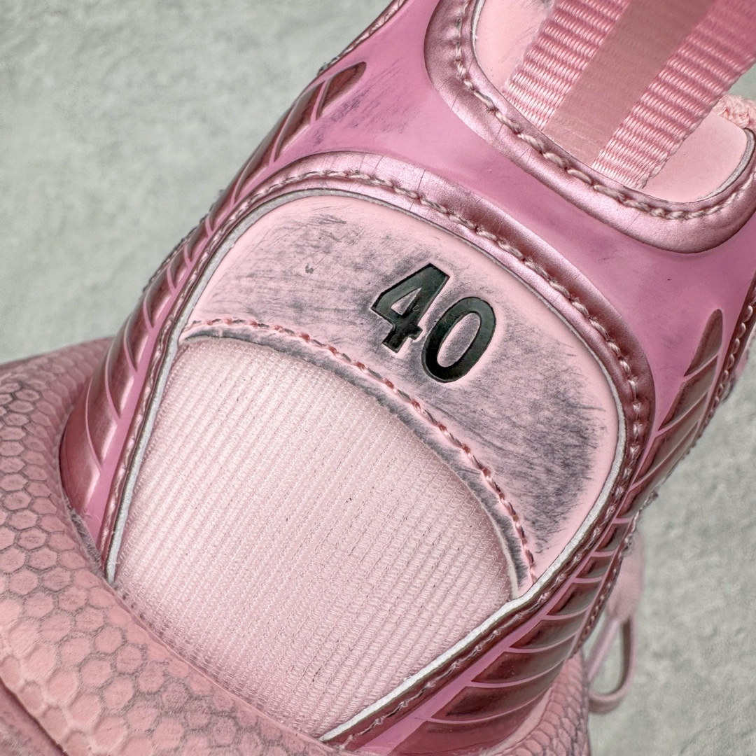 图片[10]-＃VG零售版 BALENCIAGA 3XL Sneakers 巴黎世家十代网布系带低帮走秀复古老爹鞋 全套原纸板楦头开发 最原汁原味的灵魂版型 全鞋荧光划线卡点 胶水把控整洁度追求极致完美 每一双都是工艺品 多重QC质检 超越公司货的品控标准 实实在在的免检产品 原盒原配 正确字体电绣 粗细、位置、大小正确 侧边TPU 透气孔匹配意产原版 正确分离大底 TPU软底 原版一致大底LOGO 立体感十足 原厂皮料水洗做旧 采购原厂网纱 不含皮革 网布材料和聚氨酯 磨损效果 鞋头边缘和后帮 Balenciaga 徽标 鞋面和后跟凸印尺码 鞋舌 3XL 橡胶品牌标识和反光细节 鞋帮拉袢和鞋舌拉祥 配反光细节 备用鞋带在鞋履前侧 可在穿着前取下 便于不同造型搭配 正常尺码 尺码：35 36 37 38 39 40 41 42 43 44 45 46-选品中心