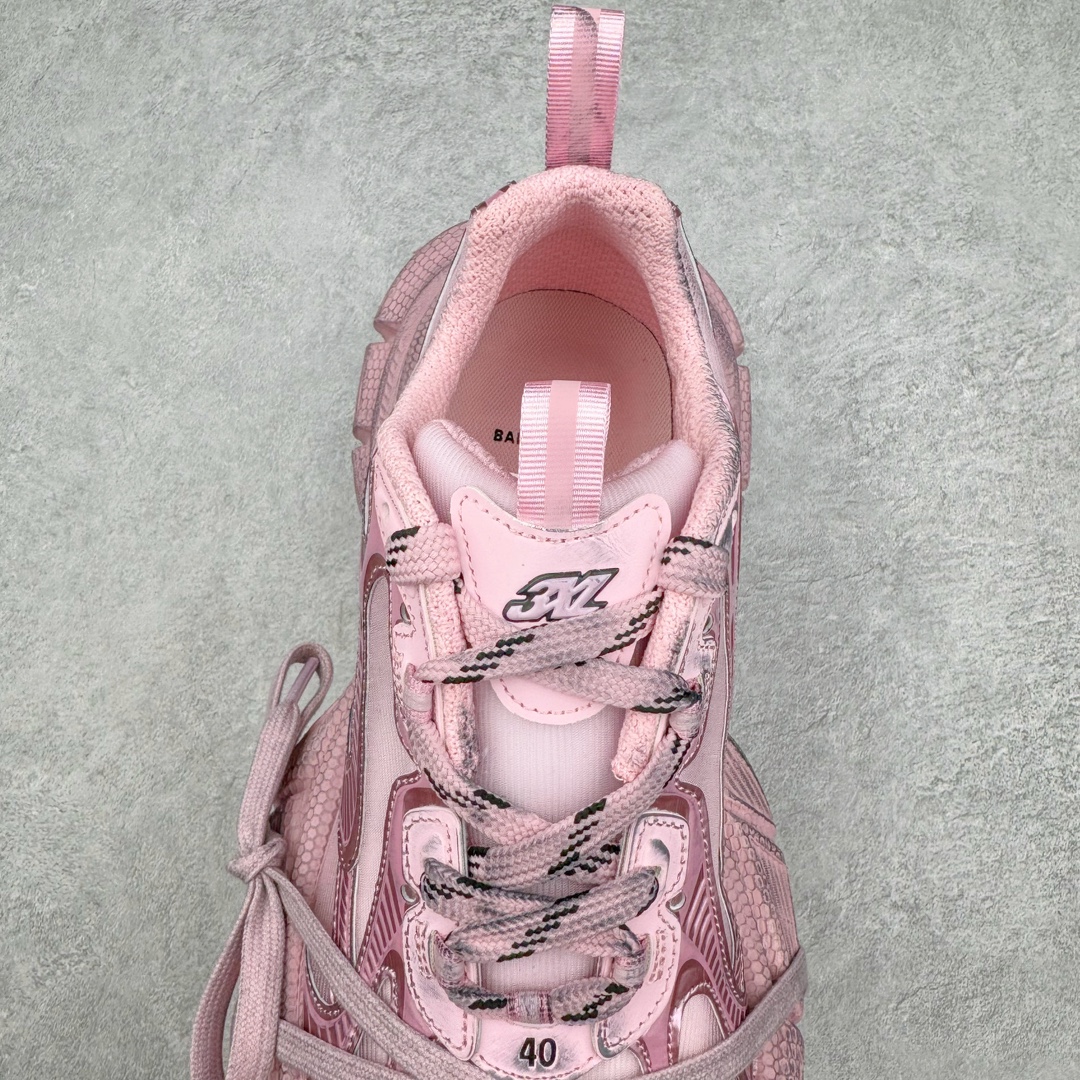 图片[5]-＃VG零售版 BALENCIAGA 3XL Sneakers 巴黎世家十代网布系带低帮走秀复古老爹鞋 全套原纸板楦头开发 最原汁原味的灵魂版型 全鞋荧光划线卡点 胶水把控整洁度追求极致完美 每一双都是工艺品 多重QC质检 超越公司货的品控标准 实实在在的免检产品 原盒原配 正确字体电绣 粗细、位置、大小正确 侧边TPU 透气孔匹配意产原版 正确分离大底 TPU软底 原版一致大底LOGO 立体感十足 原厂皮料水洗做旧 采购原厂网纱 不含皮革 网布材料和聚氨酯 磨损效果 鞋头边缘和后帮 Balenciaga 徽标 鞋面和后跟凸印尺码 鞋舌 3XL 橡胶品牌标识和反光细节 鞋帮拉袢和鞋舌拉祥 配反光细节 备用鞋带在鞋履前侧 可在穿着前取下 便于不同造型搭配 正常尺码 尺码：35 36 37 38 39 40 41 42 43 44 45 46-选品中心