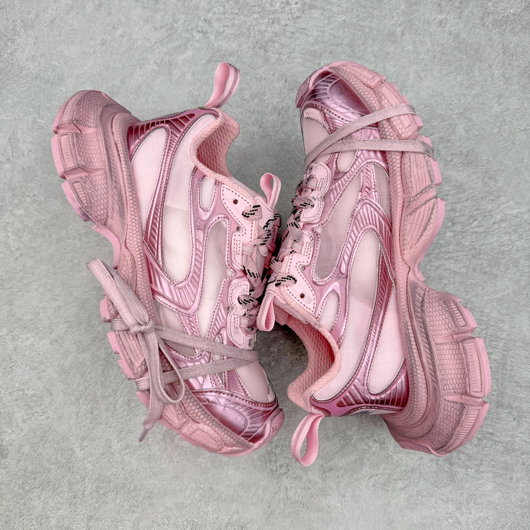 图片[3]-＃VG零售版 BALENCIAGA 3XL Sneakers 巴黎世家十代网布系带低帮走秀复古老爹鞋 全套原纸板楦头开发 最原汁原味的灵魂版型 全鞋荧光划线卡点 胶水把控整洁度追求极致完美 每一双都是工艺品 多重QC质检 超越公司货的品控标准 实实在在的免检产品 原盒原配 正确字体电绣 粗细、位置、大小正确 侧边TPU 透气孔匹配意产原版 正确分离大底 TPU软底 原版一致大底LOGO 立体感十足 原厂皮料水洗做旧 采购原厂网纱 不含皮革 网布材料和聚氨酯 磨损效果 鞋头边缘和后帮 Balenciaga 徽标 鞋面和后跟凸印尺码 鞋舌 3XL 橡胶品牌标识和反光细节 鞋帮拉袢和鞋舌拉祥 配反光细节 备用鞋带在鞋履前侧 可在穿着前取下 便于不同造型搭配 正常尺码 尺码：35 36 37 38 39 40 41 42 43 44 45 46-选品中心