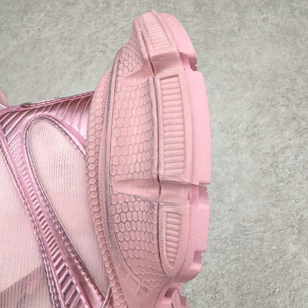 图片[13]-＃VG零售版 BALENCIAGA 3XL Sneakers 巴黎世家十代网布系带低帮走秀复古老爹鞋 全套原纸板楦头开发 最原汁原味的灵魂版型 全鞋荧光划线卡点 胶水把控整洁度追求极致完美 每一双都是工艺品 多重QC质检 超越公司货的品控标准 实实在在的免检产品 原盒原配 正确字体电绣 粗细、位置、大小正确 侧边TPU 透气孔匹配意产原版 正确分离大底 TPU软底 原版一致大底LOGO 立体感十足 原厂皮料水洗做旧 采购原厂网纱 不含皮革 网布材料和聚氨酯 磨损效果 鞋头边缘和后帮 Balenciaga 徽标 鞋面和后跟凸印尺码 鞋舌 3XL 橡胶品牌标识和反光细节 鞋帮拉袢和鞋舌拉祥 配反光细节 备用鞋带在鞋履前侧 可在穿着前取下 便于不同造型搭配 正常尺码 尺码：35 36 37 38 39 40 41 42 43 44 45 46-选品中心