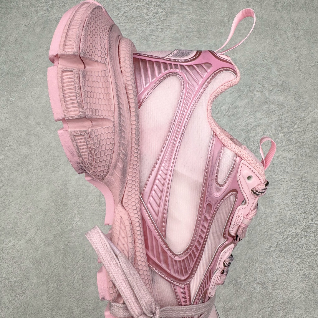 图片[6]-＃VG零售版 BALENCIAGA 3XL Sneakers 巴黎世家十代网布系带低帮走秀复古老爹鞋 全套原纸板楦头开发 最原汁原味的灵魂版型 全鞋荧光划线卡点 胶水把控整洁度追求极致完美 每一双都是工艺品 多重QC质检 超越公司货的品控标准 实实在在的免检产品 原盒原配 正确字体电绣 粗细、位置、大小正确 侧边TPU 透气孔匹配意产原版 正确分离大底 TPU软底 原版一致大底LOGO 立体感十足 原厂皮料水洗做旧 采购原厂网纱 不含皮革 网布材料和聚氨酯 磨损效果 鞋头边缘和后帮 Balenciaga 徽标 鞋面和后跟凸印尺码 鞋舌 3XL 橡胶品牌标识和反光细节 鞋帮拉袢和鞋舌拉祥 配反光细节 备用鞋带在鞋履前侧 可在穿着前取下 便于不同造型搭配 正常尺码 尺码：35 36 37 38 39 40 41 42 43 44 45 46-选品中心