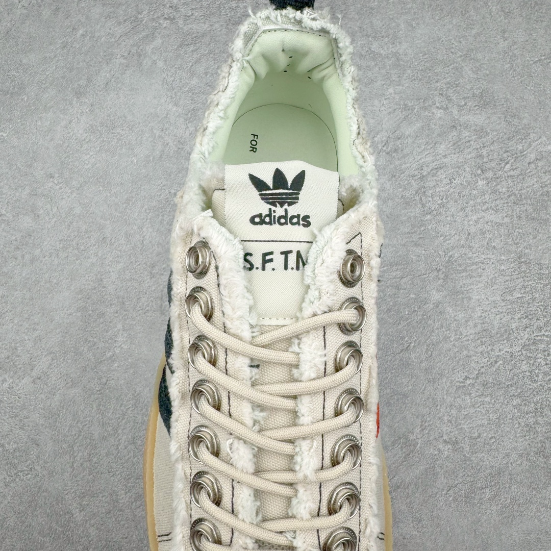 图片[5]-＃AY纯原 Song for the Mute x AD Originals SFTM-002 CAMPUS 80s学院系列低帮休闲运动帆布硫化板鞋 联名帆布浅灰黑橙鸳鸯 ID4818 Originals 与时尚品牌 Song for the Mute 早先在第二次合作系列中推出的 SFTM-002 CAMPUS 80’s 鞋款迎来新配色发布。与此同时，此次新品更新还包括了服装系列。标志性的 Campus 鞋款带有磨损毛边的帆布鞋面、厚实的橡胶鞋底以及受「蒸汽朋克」风格启发的金属鞋带孔体现了令人怀旧的复古气质。创意总监 Lyna Ty 在服装系列中以现代化的制作方式和细节设计重新诠释了 adidas 的经典款式与廓形。风衣和短裤以翠绿色和大地色调为主，渐变 T 恤强调怀旧复古感，拉链衬衫和侧拉链裤则采用充满活力的柠檬绿和柔和的炭灰色呈现。服饰采用了具有「波浪」纹理和透气孔的优质面料打造，更配有保护层专利拉链、橡胶浸渍的绳带细节，adidas 标志性的三条纹在色彩上形成强烈的对比效果，为整体增添了独特抢眼的设计元素。尺码：36 36⅔ 37⅓ 38 38⅔ 39⅓ 40 40⅔ 41⅓ 42 42⅔ 43⅓ 44 44⅔ 45⅓ 46⅓-选品中心