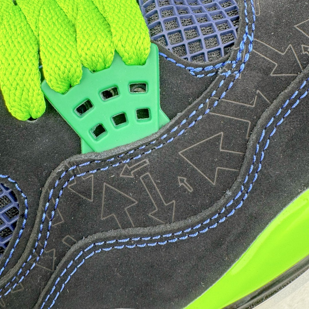 图片[23]-＃DG2.0 Air Jordan AJ4 Retro Doernbecher 慈善超人 黑蓝绿 308497-015 情怀单品 收藏必备 独家外贸特供 耗时半年巨作 全套原纸板楦头开发 原厂特供皮料加持 确保原汁原味 完美呈现四代版型 一比一鞋头弧度高度鞋身弧度 数据细节工艺流程均保持原鞋一致 原厂TPU网格鞋带扣 正确内里网布 菱角分明不变形无多余毛边 柔软性质感一致于原鞋 市场唯一原厂鞋扣模具 背面可见隐藏注塑口 原厂织唛标 原厂飞人电绣工艺 尾指中部跳三针 独家绑鞋带手法 印刷中底布 四线拉帮 米色美纹纸贴合固定 进口港宝加持 后跟自然饱满 全鞋荧光划线卡点 追求极致完美 每一双都是工艺品 多重QC质检 超越公司货的品控标准 实实在在的免检产品 尺码：40.5 41 42 42.5 43 44 44.5 45 45.5 46 47.5 48.5-选品中心