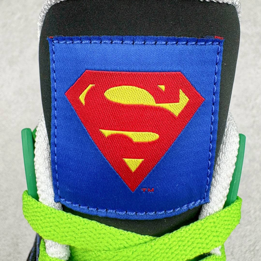 图片[10]-＃DG2.0 Air Jordan AJ4 Retro Doernbecher 慈善超人 黑蓝绿 308497-015 情怀单品 收藏必备 独家外贸特供 耗时半年巨作 全套原纸板楦头开发 原厂特供皮料加持 确保原汁原味 完美呈现四代版型 一比一鞋头弧度高度鞋身弧度 数据细节工艺流程均保持原鞋一致 原厂TPU网格鞋带扣 正确内里网布 菱角分明不变形无多余毛边 柔软性质感一致于原鞋 市场唯一原厂鞋扣模具 背面可见隐藏注塑口 原厂织唛标 原厂飞人电绣工艺 尾指中部跳三针 独家绑鞋带手法 印刷中底布 四线拉帮 米色美纹纸贴合固定 进口港宝加持 后跟自然饱满 全鞋荧光划线卡点 追求极致完美 每一双都是工艺品 多重QC质检 超越公司货的品控标准 实实在在的免检产品 尺码：40.5 41 42 42.5 43 44 44.5 45 45.5 46 47.5 48.5-选品中心