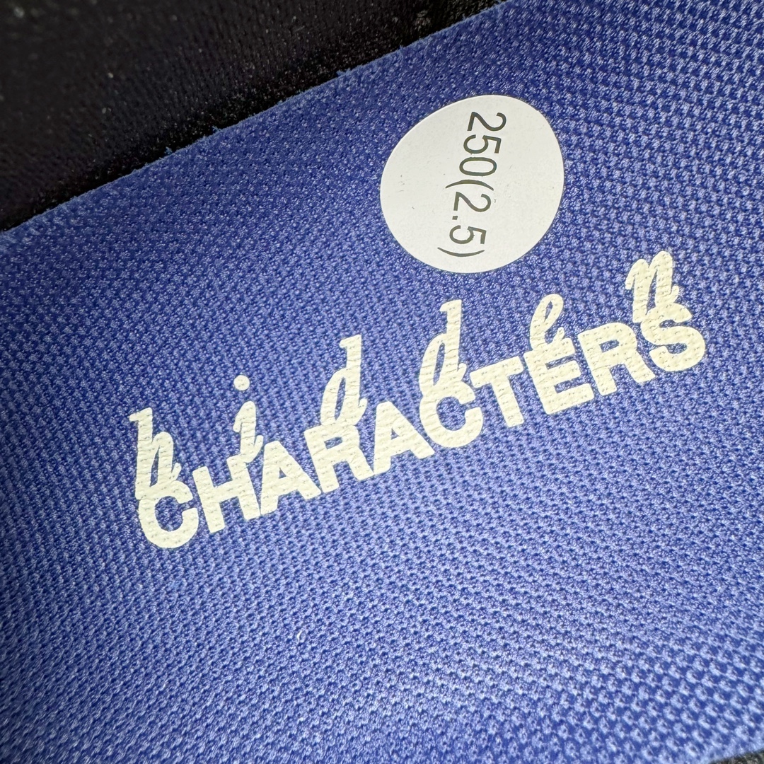 图片[11]-＃X版纯原 HOKA ONE ONE Tor Uitra Low 托亚潮流户外越野登山功能鞋 鞋款利用机能、户外、复古元素将都市型格与户外机能无缝结合 既能自由穿梭于城市的钢筋水泥之间 也能轻松演绎山系潮流搭配 全粒面皮革结合模压鞋口 提升持久耐穿度 直至鞋头的鞋带设计 舒适灵活的调节 搭配鞋头处HOKA ONE ONE飞翼纹饰 营造了个性十足的张扬气场 Tor Ultra 配备 Vibram® 鞋底与 EVA 和RMAT® 中底 给穿著者最佳的抓地力及舒适性 另外中底的金属摇杆可稳定脚部行程 当走过崎岖山路时依然让脚部得到平稳的感觉 而整对鞋以皮革和耐用尼龙布材打造 与坚固的鞋底相结合 可以牢固地支撑脚部和脚踝 另外外层搭载的Event技术 保持鞋履防水以及鞋内透气作用 尺码：36 36.5 37.5 38 38.5 39 40 40.5 41 42 42.5 43 44 44.5 45-选品中心