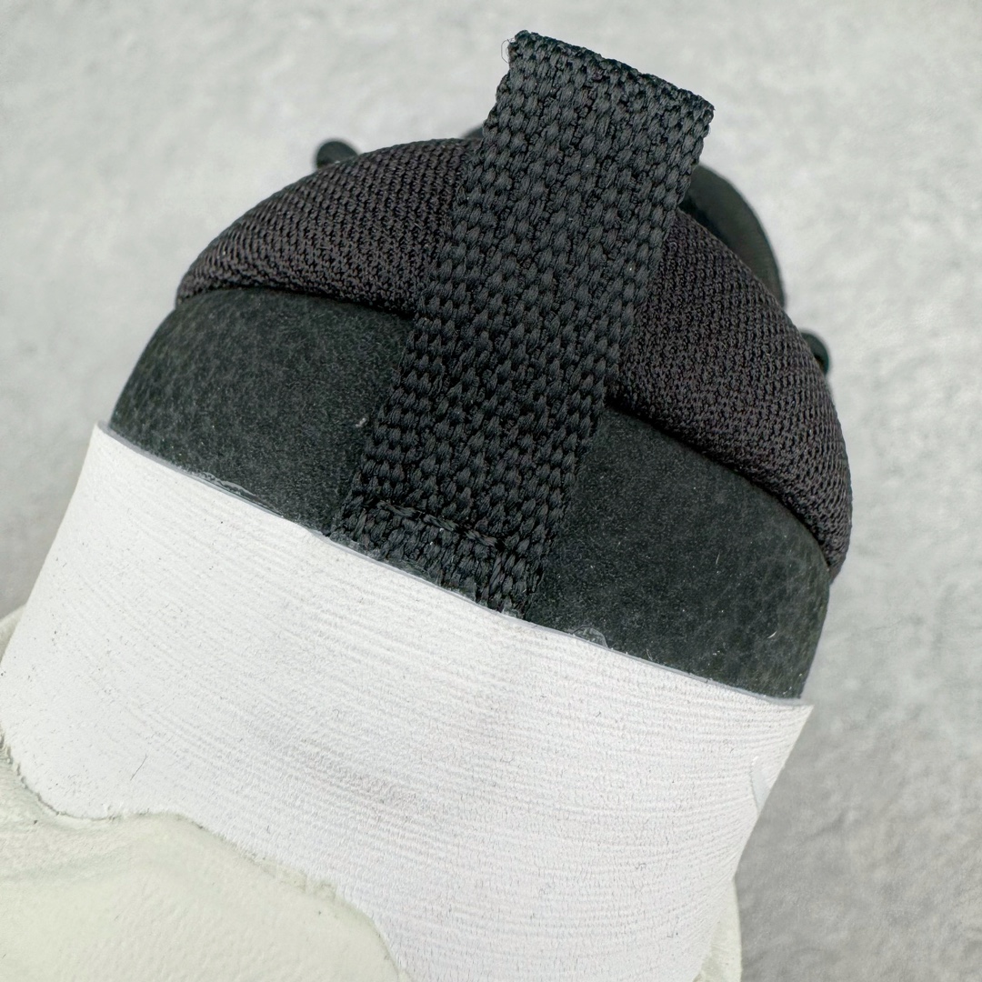 图片[16]-＃X版纯原 HOKA ONE ONE Tor Uitra Low 托亚潮流户外越野登山功能鞋 鞋款利用机能、户外、复古元素将都市型格与户外机能无缝结合 既能自由穿梭于城市的钢筋水泥之间 也能轻松演绎山系潮流搭配 全粒面皮革结合模压鞋口 提升持久耐穿度 直至鞋头的鞋带设计 舒适灵活的调节 搭配鞋头处HOKA ONE ONE飞翼纹饰 营造了个性十足的张扬气场 Tor Ultra 配备 Vibram® 鞋底与 EVA 和RMAT® 中底 给穿著者最佳的抓地力及舒适性 另外中底的金属摇杆可稳定脚部行程 当走过崎岖山路时依然让脚部得到平稳的感觉 而整对鞋以皮革和耐用尼龙布材打造 与坚固的鞋底相结合 可以牢固地支撑脚部和脚踝 另外外层搭载的Event技术 保持鞋履防水以及鞋内透气作用 尺码：36 36.5 37.5 38 38.5 39 40 40.5 41 42 42.5 43 44 44.5 45-选品中心