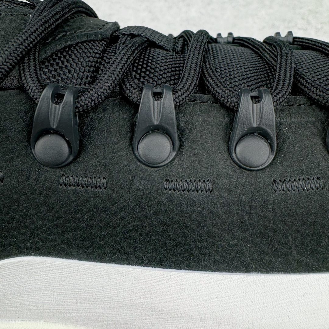 图片[18]-＃X版纯原 HOKA ONE ONE Tor Uitra Low 托亚潮流户外越野登山功能鞋 鞋款利用机能、户外、复古元素将都市型格与户外机能无缝结合 既能自由穿梭于城市的钢筋水泥之间 也能轻松演绎山系潮流搭配 全粒面皮革结合模压鞋口 提升持久耐穿度 直至鞋头的鞋带设计 舒适灵活的调节 搭配鞋头处HOKA ONE ONE飞翼纹饰 营造了个性十足的张扬气场 Tor Ultra 配备 Vibram® 鞋底与 EVA 和RMAT® 中底 给穿著者最佳的抓地力及舒适性 另外中底的金属摇杆可稳定脚部行程 当走过崎岖山路时依然让脚部得到平稳的感觉 而整对鞋以皮革和耐用尼龙布材打造 与坚固的鞋底相结合 可以牢固地支撑脚部和脚踝 另外外层搭载的Event技术 保持鞋履防水以及鞋内透气作用 尺码：36 36.5 37.5 38 38.5 39 40 40.5 41 42 42.5 43 44 44.5 45-选品中心