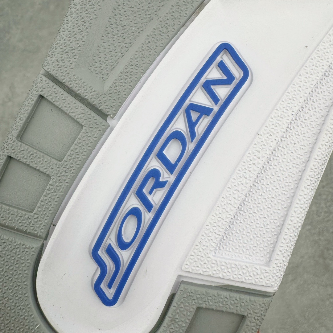 图片[18]-＃K版纯原 Air Jordan AJ3 Retro 小闪电白蓝 CT8532-145 原楦原纸板开发 确保原汁原味 原厂皮料质感色泽绝无偏差 完美中底拉帮 原厂中底钢印 原档案大底 如假白送 大底纹路 气垫通透度PU的回弹性均百分百还原 原厂电绣鞋舌飞人刺绣针数立体讲究精细欢迎对比正品原鞋 尺码：40 40.5 41 42 42.5 43 44 44.5 45 46 47.5-选品中心