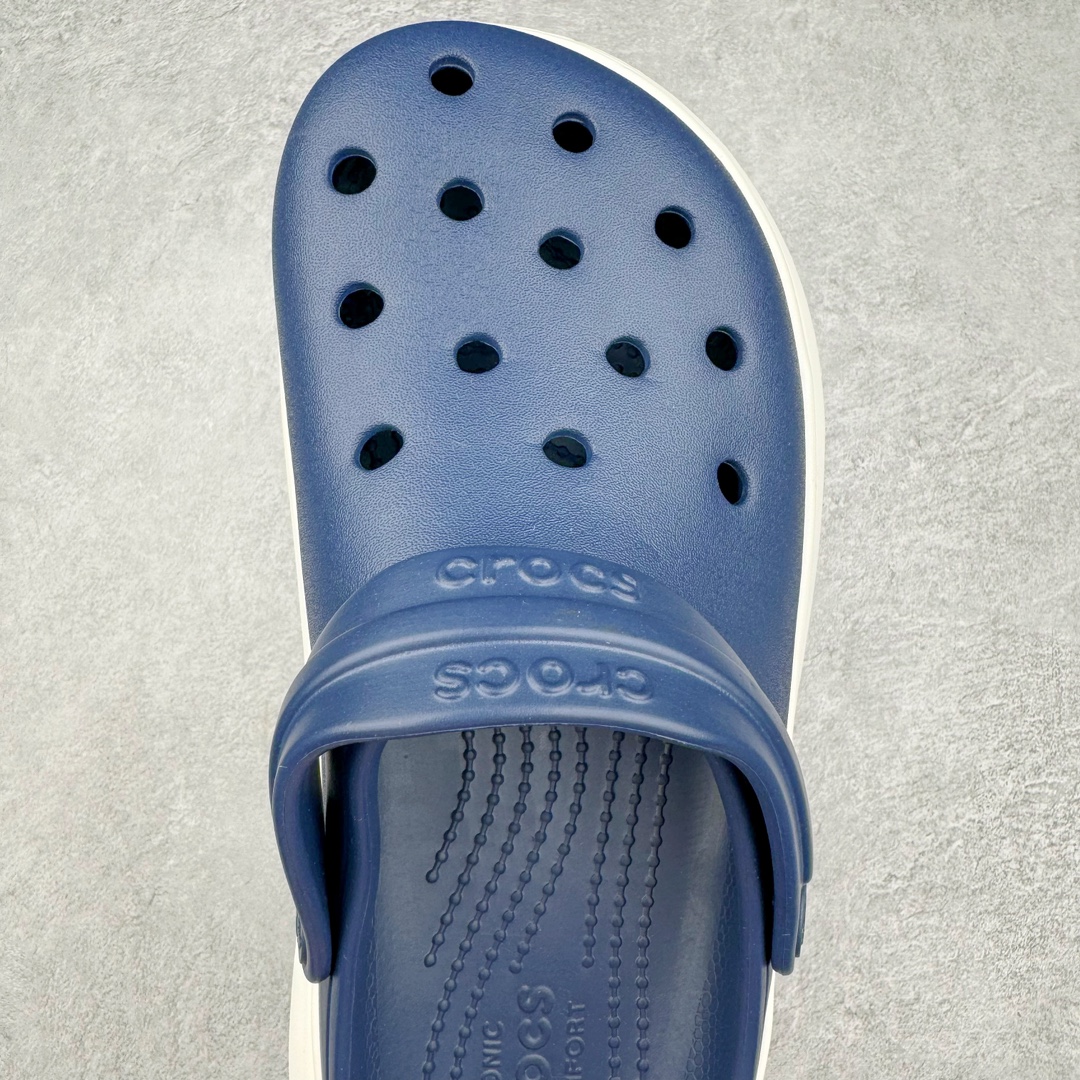 图片[4]-＃DG莞产 Crocs Classic Clog 卡骆驰简约休闲沙滩洞洞拖鞋凉鞋 全速 透明防水袋包装 注意配件需单独购买 超轻Croslite专利材料打造 鞋面更加耐用易清洗 该鞋款轻盈舒适 2002年 经典克骆格诞生 秉承外形简单 穿着舒适的初衷 不断为消费者带来舒适的穿着体验 穿出“趣”味 鞋面洞洞可搭彰显个性的智必星 一鞋两穿 可调节式后跟带增添鞋身的稳固性能 放前面变成愜意舒适的凉拖 放后面行走跑跳更加稳妥 Croslite ™材料 封闭式细胞树脂 能够在体温作用下自动变形以适应脚部形状 涉水性优秀的同时易于清洁 抓地力强 不易打滑 Crocs的核心理念：轻便 灵活 全方位的舒适感 同步官方尺码：M4（36-37） M5（37-38）M6（38-39）M7（39-40）M8（41-42）M9（42-43）M10（43-44）M11（45-46）-选品中心