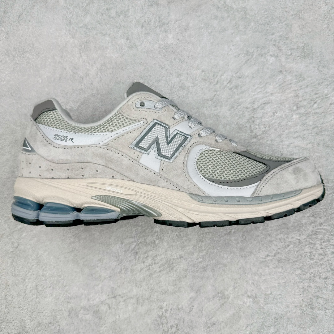 图片[5]-＃M3纯原 New Balance 2002R NB2002 男女休闲慢跑鞋 日韩出口特供订单 配套商长期套现长期补货 全新货品 正常出厂触屏不到的单价 超级跑量款 全套原楦原纸板原厂数据开发 进口三明治网面 原装进口翻毛皮料正确绒感卡色 正确中底拉帮中底网布细节 采用轻质牛剖革拼接透气网眼衬垫织物鞋面材质 T-Beam大底提供足步弓支撑 保持步态稳定 后跟搭载外露缓震胶 鞋身整体以各种深浅不一的灰色覆盖 鞋头以淡蓝色调装饰 网眼衬垫通过不规律的色块实现做旧的美感 泛黄的鞋底更是进一步增添了复古气息 尺码：36 37 37.5 38 38.5 39.5 40 40.5 41.5 42 42.5 43 44 44.5 45-选品中心