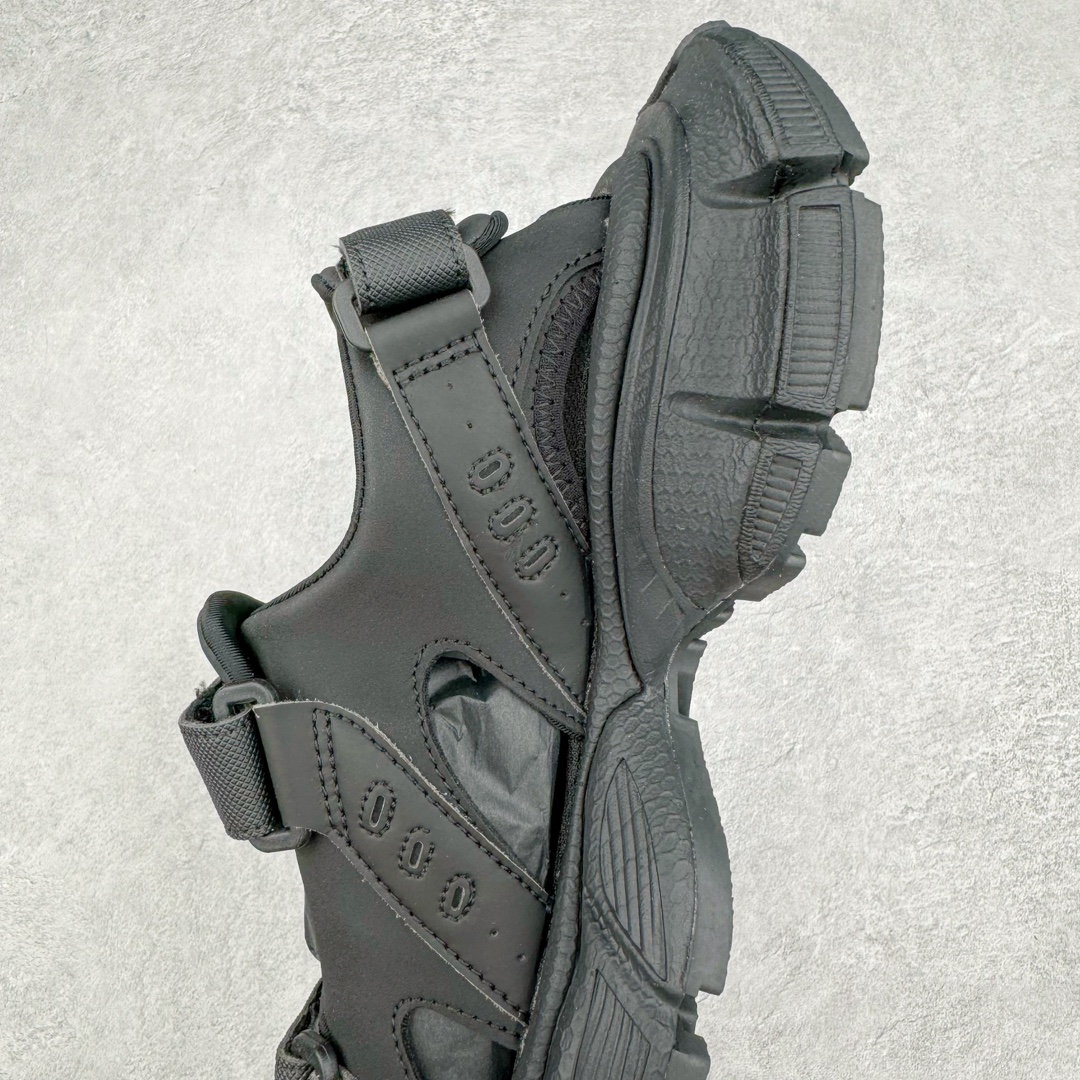 图片[7]-💰330 ＃XA BALENCIAGA 3XL Sneakers 巴黎世家十代网布双扣魔术贴走秀复古凉鞋 全套原纸板楦头开发 最原汁原味的灵魂版型 全鞋荧光划线卡点 胶水把控整洁度追求极致完美 每一双都是工艺品 多重QC质检 超越公司货的品控标准 实实在在的免检产品 原盒原配 正确字体电绣 粗细、位置、大小正确 侧边TPU 透气孔匹配意产原版 正确分离大底 TPU软底 原版一致大底LOGO 立体感十足 原厂皮料水洗做旧 采购原厂网纱 不含皮革 网布材料和聚氨酯 磨损效果 鞋头边缘和后帮 Balenciaga 徽标 鞋面和后跟凸印尺码 鞋舌 3XL 橡胶品牌标识和反光细节 鞋帮拉袢和鞋舌拉祥 配反光细节 备用鞋带在鞋履前侧 可在穿着前取下 便于不同造型搭配 正常尺码 尺码：35 36 37 38 39 40 41 42 43 44 45 46 编码：by4936000-莆田鞋批发中心
