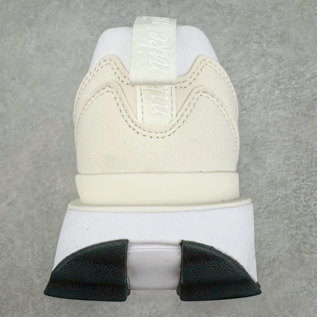 图片[8]-NK Air Max Dawn 黎明系列低帮气垫百搭休闲运动慢跑鞋 DC4068-102 采用柔软翻毛皮和透气梭织材料打造利落鞋面 中底和鞋跟融入现代感线条设计 兼具复古风格与时尚魅力 尽显运动风范 鞋底加入 Air 缓震配置巧搭柔软泡绵 塑就非凡舒适感受 穿上 Air Max Dawn 运动鞋 打造出众造型 迎接美好的一天 尺码：36 36.5 37.5 38 38.5 39 40 40.5 41 42 42.5 43 44 44.5 45-选品中心