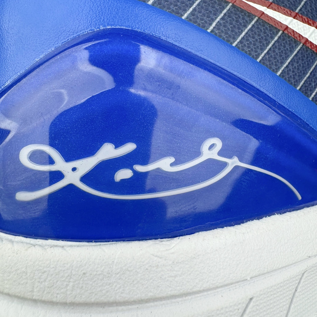 图片[15]-＃灭世 NK Zoom Kobe 4 科比四代 费城蓝色 FQ3545-400 历时半年 重新开版 最高工艺 最高标准 打造顶级实战旗舰标杆 实战属性TOP 1 接受任意版本实战性能正面PK 实力源自深耕实战球鞋的工业底蕴 王者归来绝非空穴来风 杜绝杀猪 感受一分钱十分货诚意巨作 ✅原厂超厚头层磨砂牛皮 ➕独家定制头层蛇鳞纹 ✅正确蛇鳞压印原盒 ✅原厂复刻纸板➕原楦调试 历时半年 打造近乎完美版型（包裹体验 鞋脚一体性 99% 无限接近） ✅中底MD黑色部分为特殊组合工艺 外层复合超薄绒布，触摸触感明显区分市场货品 【市场唯一同步正品工艺货品】 ✅代工级品控 一个月独家售后 为实战保驾护航 尺码：39-47.5-选品中心