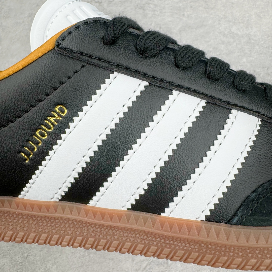 图片[18]-＃PB福利特价 JJJJound x AD Originals Samba Classic\\\”Studded Pack Black\\\”桑巴舞系列绅士德训足球风百搭低帮休闲运动板鞋 联名黑白 ID8707 口碑大厂出品 品控大底版型不断改良更新 全套原纸板楦头开发 确保原汁原味 完美呈现版型 一比一鞋头弧度高度鞋身弧度 此版本只针对中端市场 皮料材质有所更替 其他数据细节工艺流程均保持一致 绝不口嗨 细节品控鞋型随意对比 正确烫金高频细节 原装纳米超迁皮料 独家私模橡胶大底 原盒原配 这款桑巴鞋展示了高质量的工艺 带有装饰的超锁缝制和无缝的手感 柔软、柔软的皮革造型和标志性的3条纹完成了精致的外观 正规合身鞋带 鞋面上有绒面鞋垫 橡胶鞋底 享受正畸套筒软感 自50年代首次亮相以来就一直在赢得粉丝的青睐 尺码：36 36.5 37.5 38 38.5 39 40 40.5 41 42 42.5 43 44 44.5 45 46-选品中心