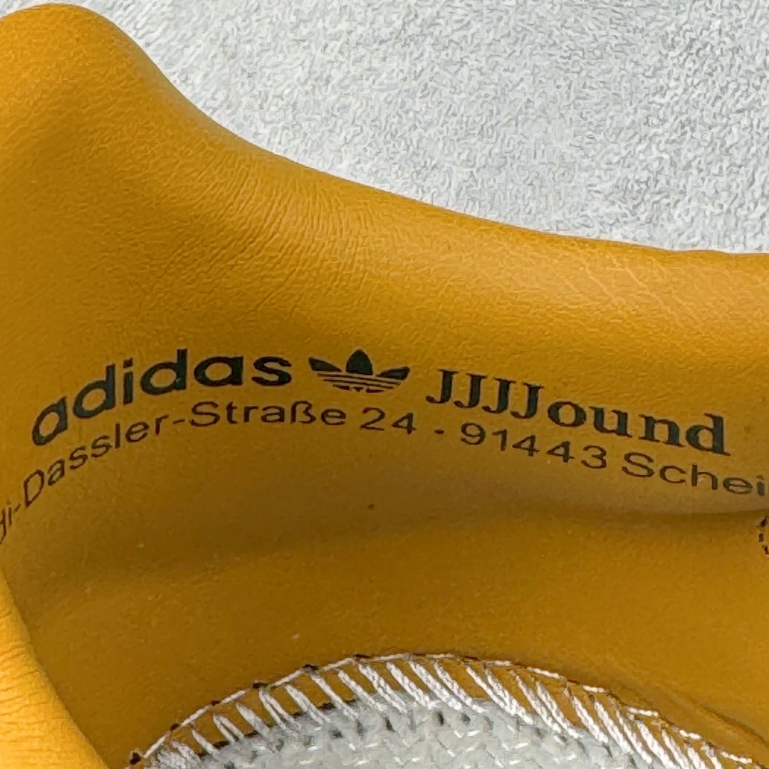 图片[12]-＃PB福利特价 JJJJound x AD Originals Samba Classic\\\”Studded Pack Black\\\”桑巴舞系列绅士德训足球风百搭低帮休闲运动板鞋 联名黑白 ID8707 口碑大厂出品 品控大底版型不断改良更新 全套原纸板楦头开发 确保原汁原味 完美呈现版型 一比一鞋头弧度高度鞋身弧度 此版本只针对中端市场 皮料材质有所更替 其他数据细节工艺流程均保持一致 绝不口嗨 细节品控鞋型随意对比 正确烫金高频细节 原装纳米超迁皮料 独家私模橡胶大底 原盒原配 这款桑巴鞋展示了高质量的工艺 带有装饰的超锁缝制和无缝的手感 柔软、柔软的皮革造型和标志性的3条纹完成了精致的外观 正规合身鞋带 鞋面上有绒面鞋垫 橡胶鞋底 享受正畸套筒软感 自50年代首次亮相以来就一直在赢得粉丝的青睐 尺码：36 36.5 37.5 38 38.5 39 40 40.5 41 42 42.5 43 44 44.5 45 46-选品中心