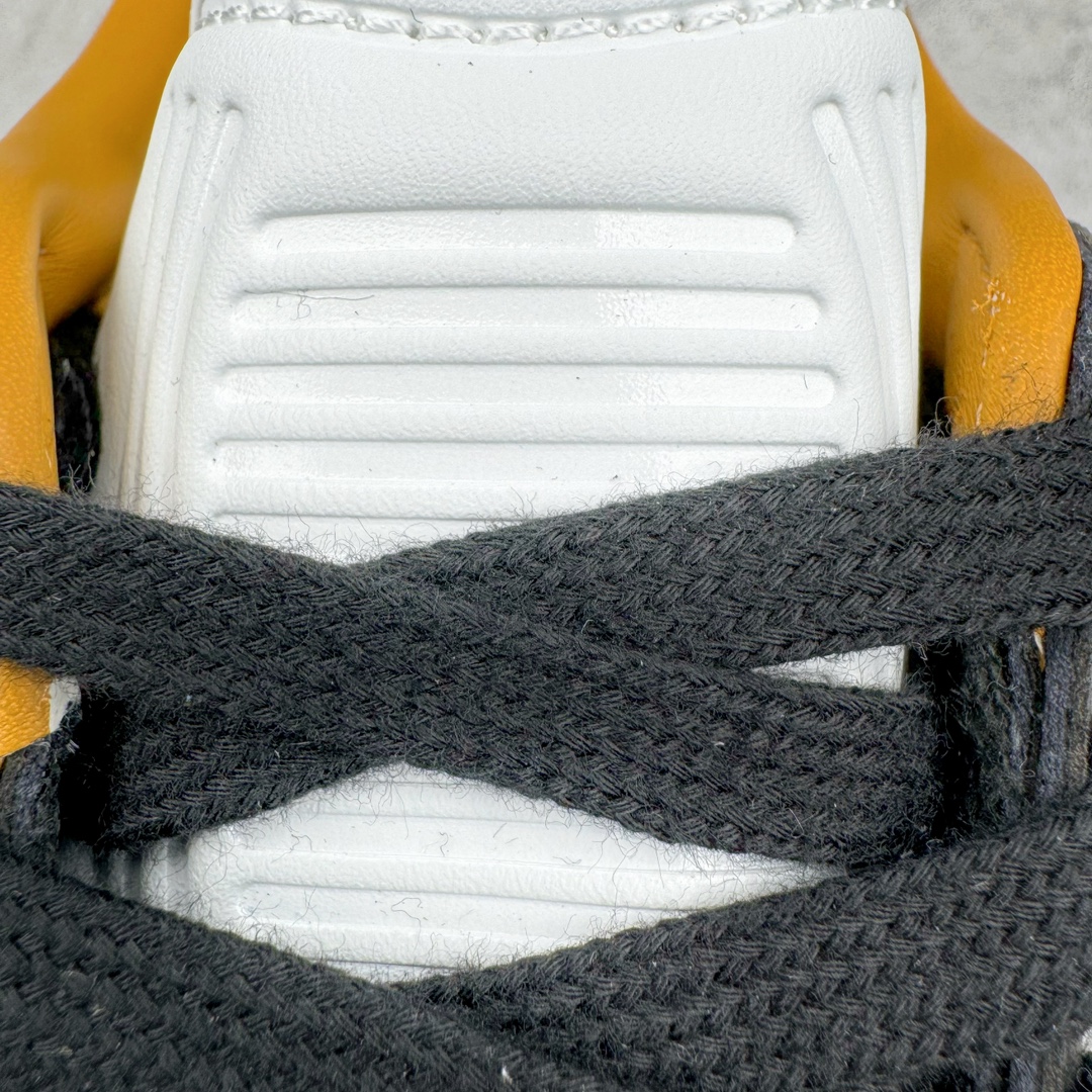 图片[16]-＃PB福利特价 JJJJound x AD Originals Samba Classic\\\”Studded Pack Black\\\”桑巴舞系列绅士德训足球风百搭低帮休闲运动板鞋 联名黑白 ID8707 口碑大厂出品 品控大底版型不断改良更新 全套原纸板楦头开发 确保原汁原味 完美呈现版型 一比一鞋头弧度高度鞋身弧度 此版本只针对中端市场 皮料材质有所更替 其他数据细节工艺流程均保持一致 绝不口嗨 细节品控鞋型随意对比 正确烫金高频细节 原装纳米超迁皮料 独家私模橡胶大底 原盒原配 这款桑巴鞋展示了高质量的工艺 带有装饰的超锁缝制和无缝的手感 柔软、柔软的皮革造型和标志性的3条纹完成了精致的外观 正规合身鞋带 鞋面上有绒面鞋垫 橡胶鞋底 享受正畸套筒软感 自50年代首次亮相以来就一直在赢得粉丝的青睐 尺码：36 36.5 37.5 38 38.5 39 40 40.5 41 42 42.5 43 44 44.5 45 46-选品中心