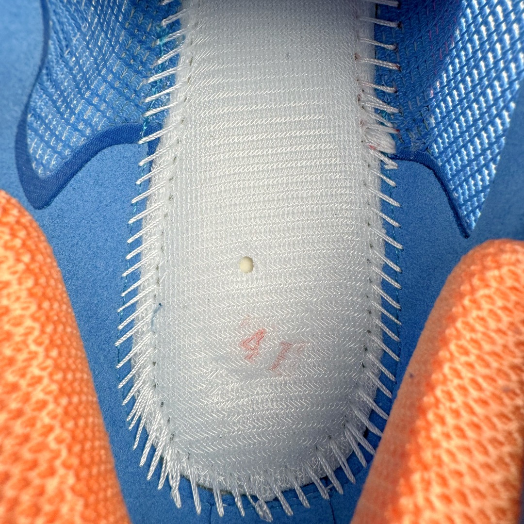 图片[11]-＃纯原福利 NK ZoomX Vaporfly Next% 马拉松一代跑鞋 鞋面使用了全新 Vaporweave 科技 这种类似蝉翼的材质相比 Flyknit 更加轻薄透气 非对称的鞋带系统和泡棉护垫的加入令舒适度更高 鞋头辅以超大的 Swoosh 点缀 再配上流线型外观设计 时尚感十足 尺码：36 36.5 37.5 38 38.5 39 40 40.5 41 42 42.5 43 44 44.5 45-选品中心