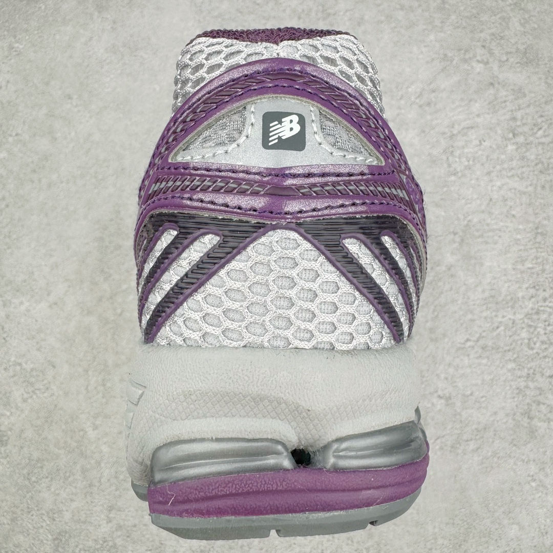 图片[8]-New Balance ML860 NB新百伦系列经典复古老爹风休闲运动慢跑鞋 860 是New Balance 著名的复古跑鞋型号，其heyday 需追溯至90 年代初期。最近，New Balance 回顾历史，以复兴860 为目标，推出这款经典跑鞋的全新升级版860 V2 ，而英国球鞋名所Footpatrol 也为这双新生款型打造一辑特别型录。新版本将N-ergy 与Acteva Lite 技术巧妙融合，其中前者可吸收冲击力，具优越减震性与弹性，而后者则使860 V2 保持轻巧、光滑的外观轮廓。球鞋采用开放式网眼制成，并附带恰到好处的金属饰面，亦为传统运动鞋带去更浓郁的现代气息。860 V2 在具备专业跑步鞋韧性的同时，也拥有围绕生活方式哲学而诞生的时髦感，不仅能够匹配日常风格，还适合用以塑造urban style，各位city boy 不要错过了。尺码：35 36 37 37.5 38 38.5 39.5 40 40.5 41 42 42.5 43 44-选品中心